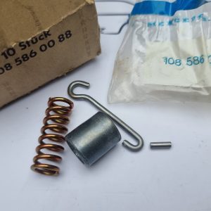 W100 W108 W109 W111 W114 W115 W116 Hood star ornament repair kit NOS Genuine Mercedes Part W100 W108 W109 W111 W114 W115 W116 Hood star ornament repair kit NOS Genuine Mercedes Part