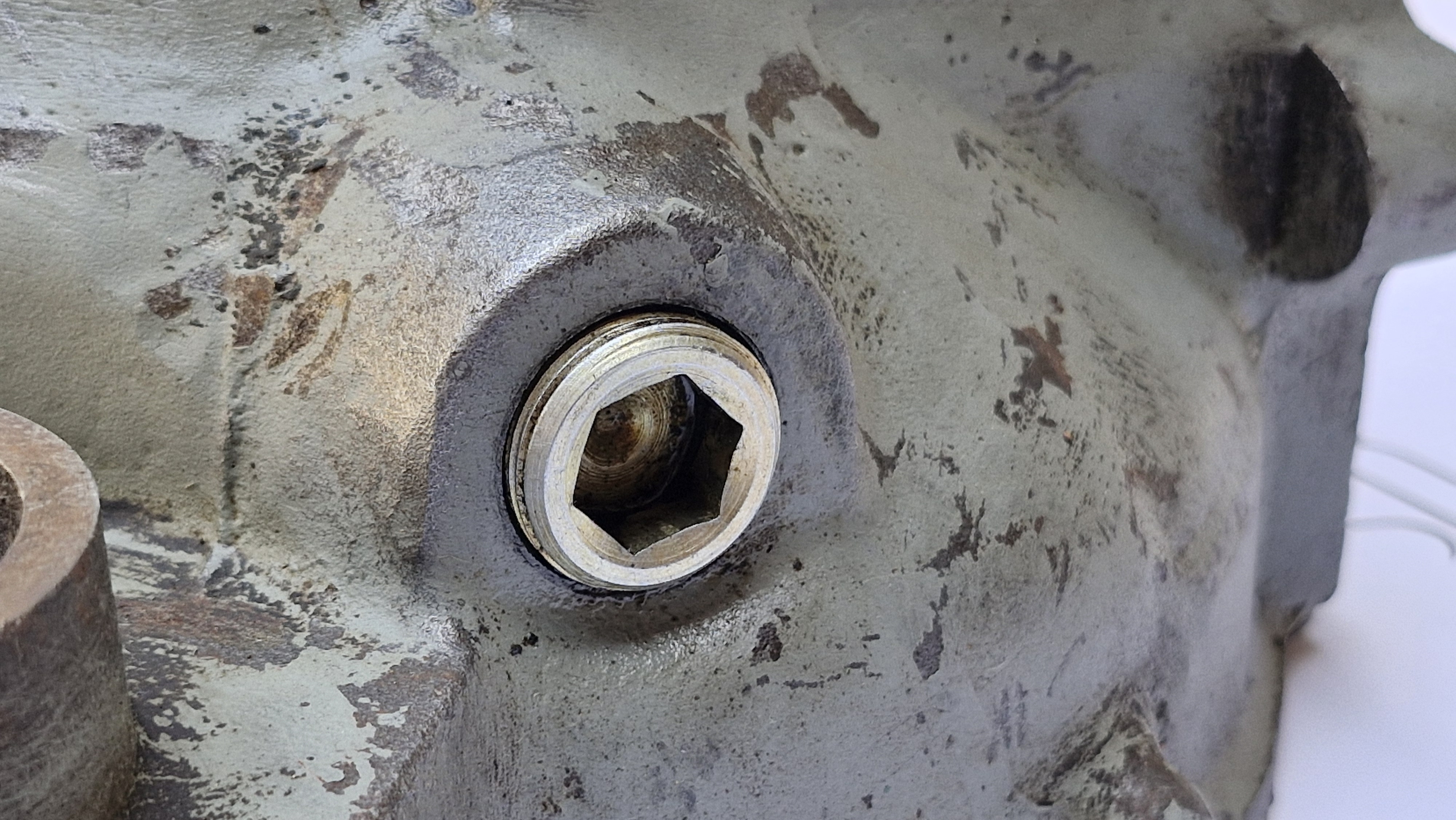 W108 W109 W111 3.5 4.5 rear axle differential housing NOS Genuine Mercedes Part W108 W109 W111 3.5 4.5 rear axle differential housing NOS Genuine Mercedes Part