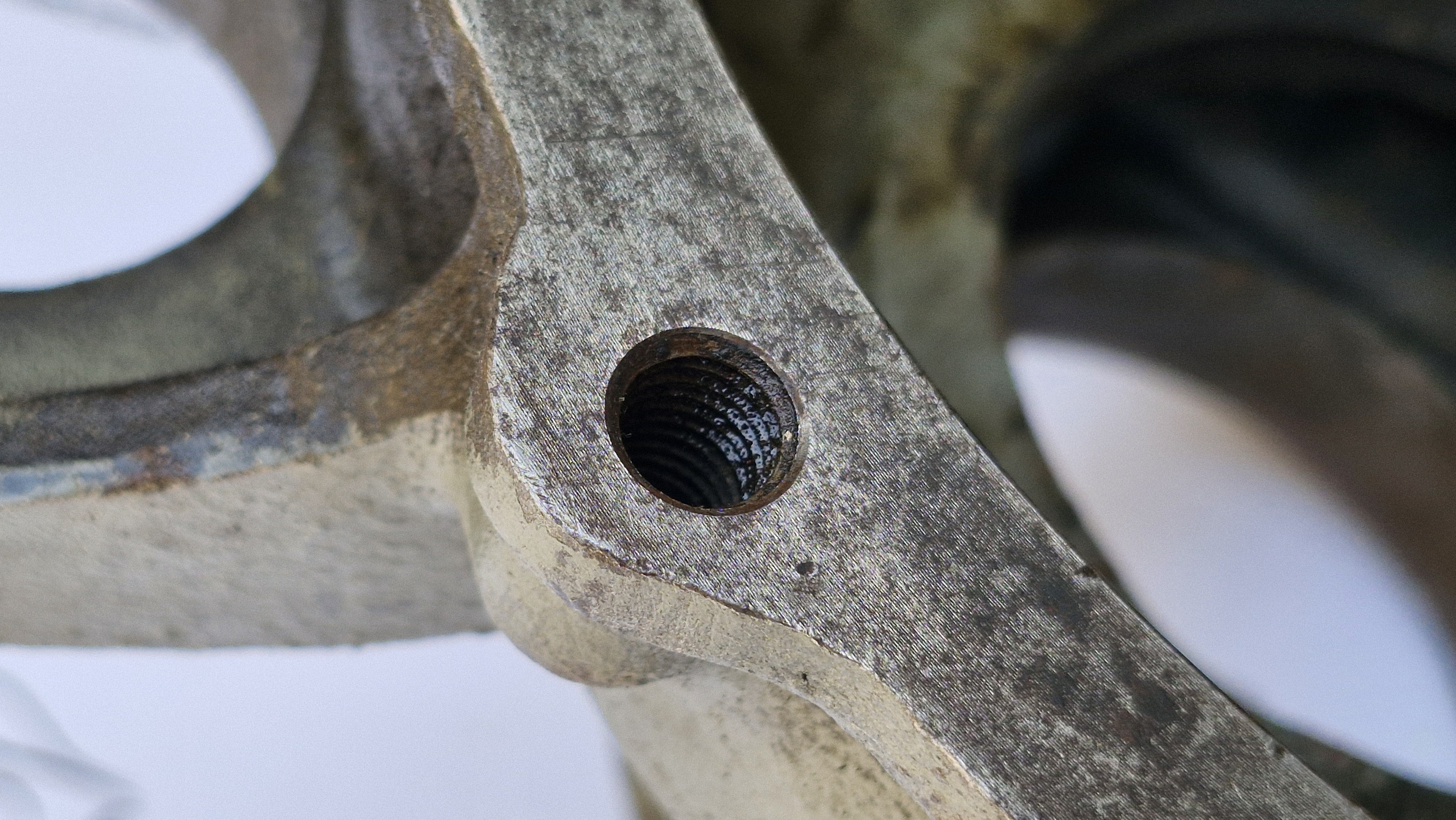 W108 W109 W111 3.5 4.5 rear axle differential housing NOS Genuine Mercedes Part W108 W109 W111 3.5 4.5 rear axle differential housing NOS Genuine Mercedes Part