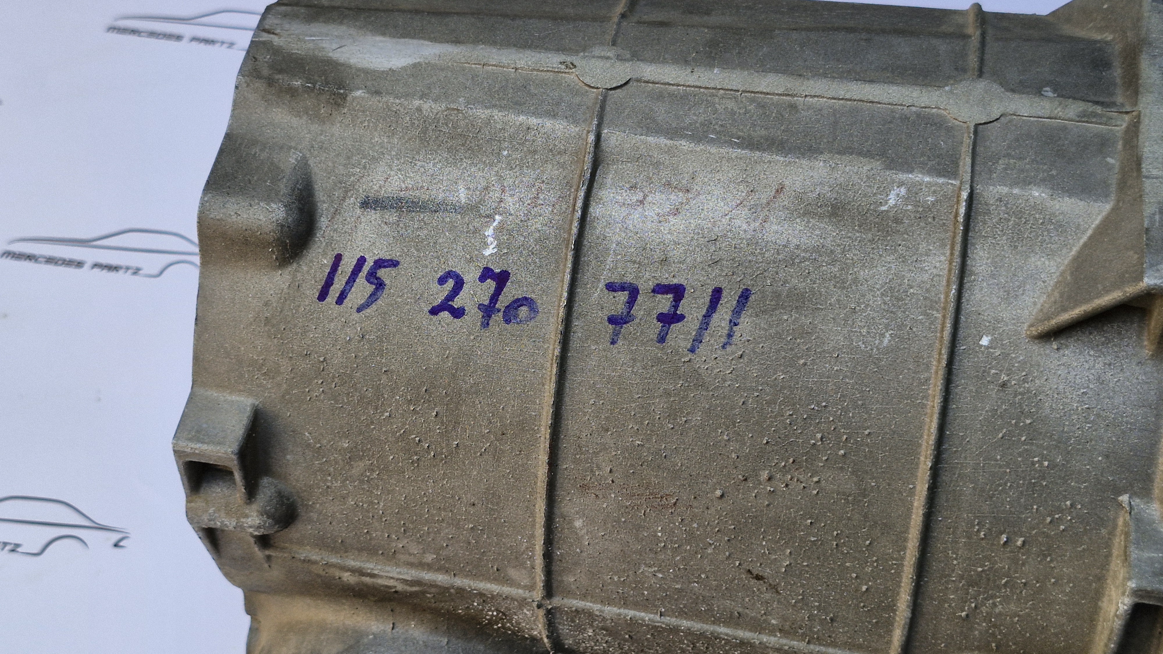 W111 W109 W108 W107 W116 280 350 450 automatic transmission housing NOS A1152707711 Genuine Mercedes Part W111 W109 W108 W107 W116 280 350 450 automatic transmission housing NOS A1152707711 Genuine Mercedes Part