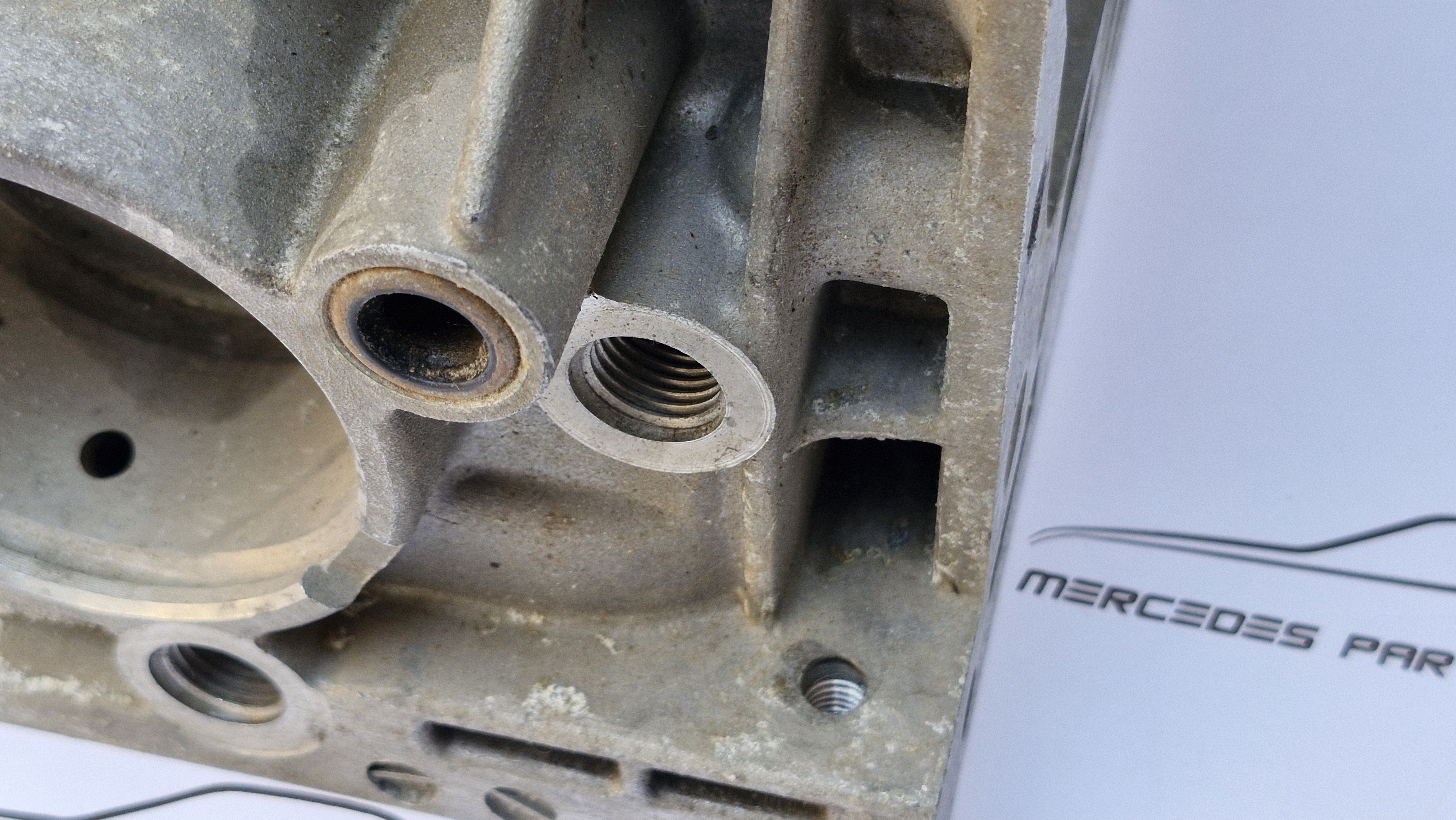 W111 W109 W108 W107 W116 280 350 450 automatic transmission housing NOS A1152707711 Genuine Mercedes Part W111 W109 W108 W107 W116 280 350 450 automatic transmission housing NOS A1152707711 Genuine Mercedes Part