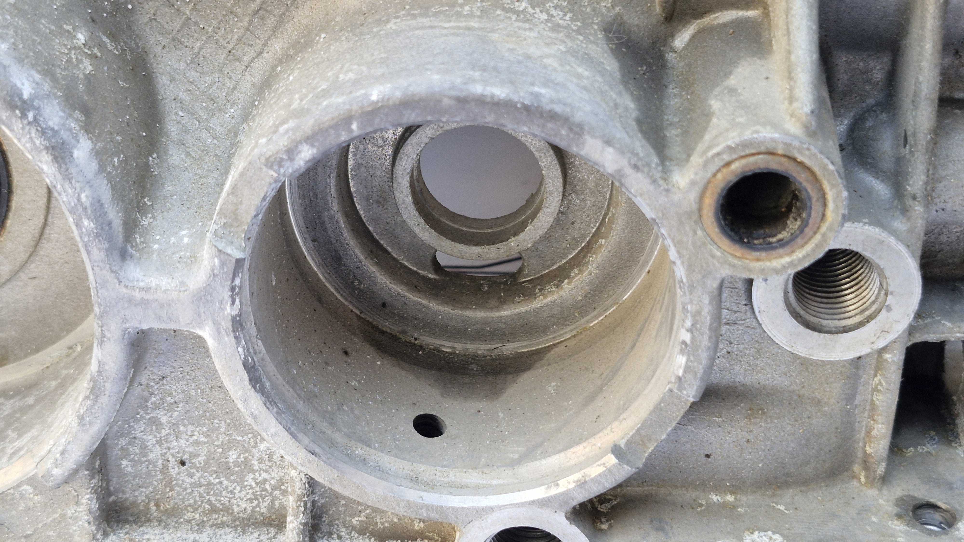 W111 W109 W108 W107 W116 280 350 450 automatic transmission housing NOS A1152707711 Genuine Mercedes Part W111 W109 W108 W107 W116 280 350 450 automatic transmission housing NOS A1152707711 Genuine Mercedes Part