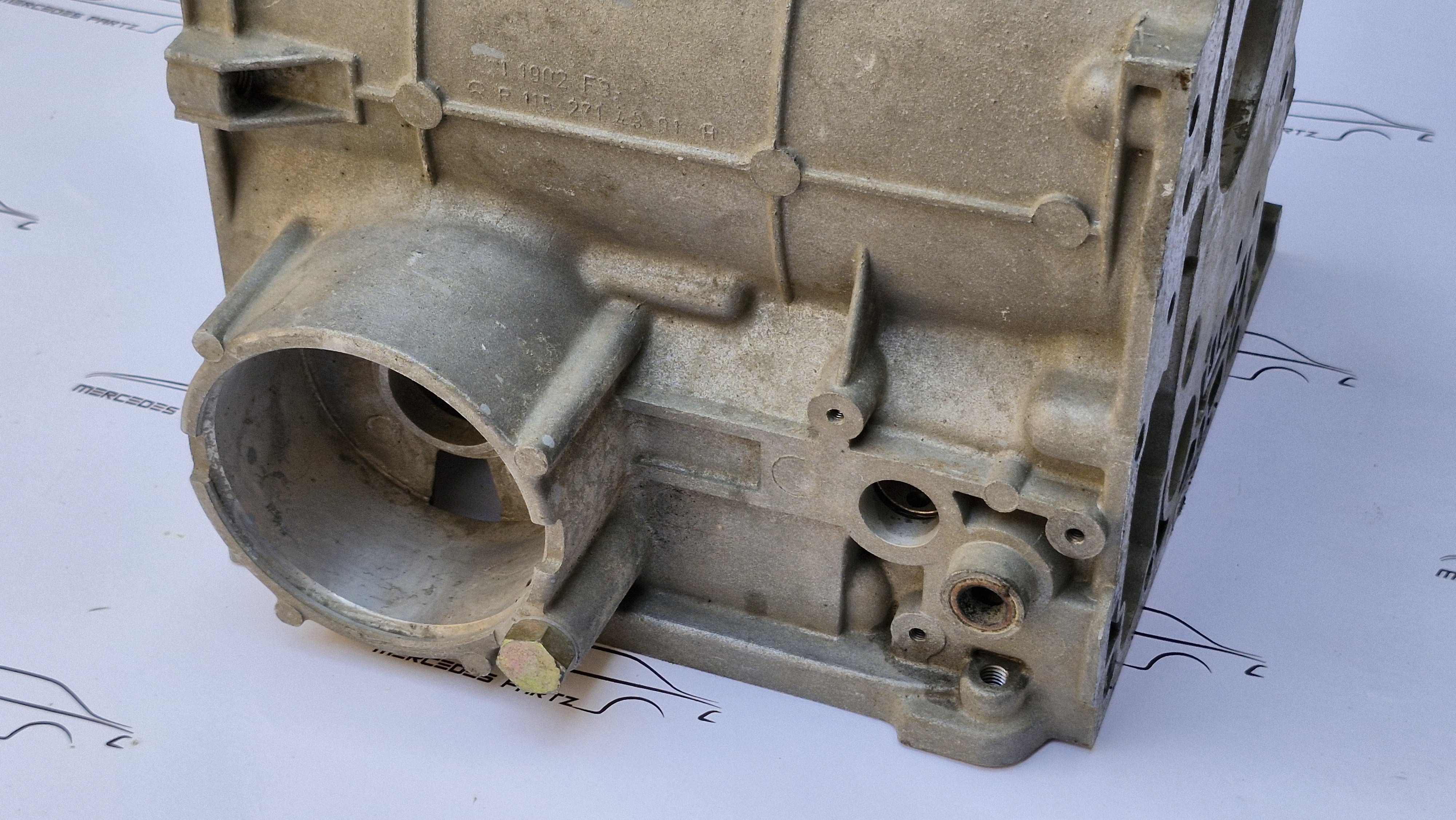 W111 W109 W108 W107 W116 280 350 450 automatic transmission housing NOS A1152707711 Genuine Mercedes Part W111 W109 W108 W107 W116 280 350 450 automatic transmission housing NOS A1152707711 Genuine Mercedes Part