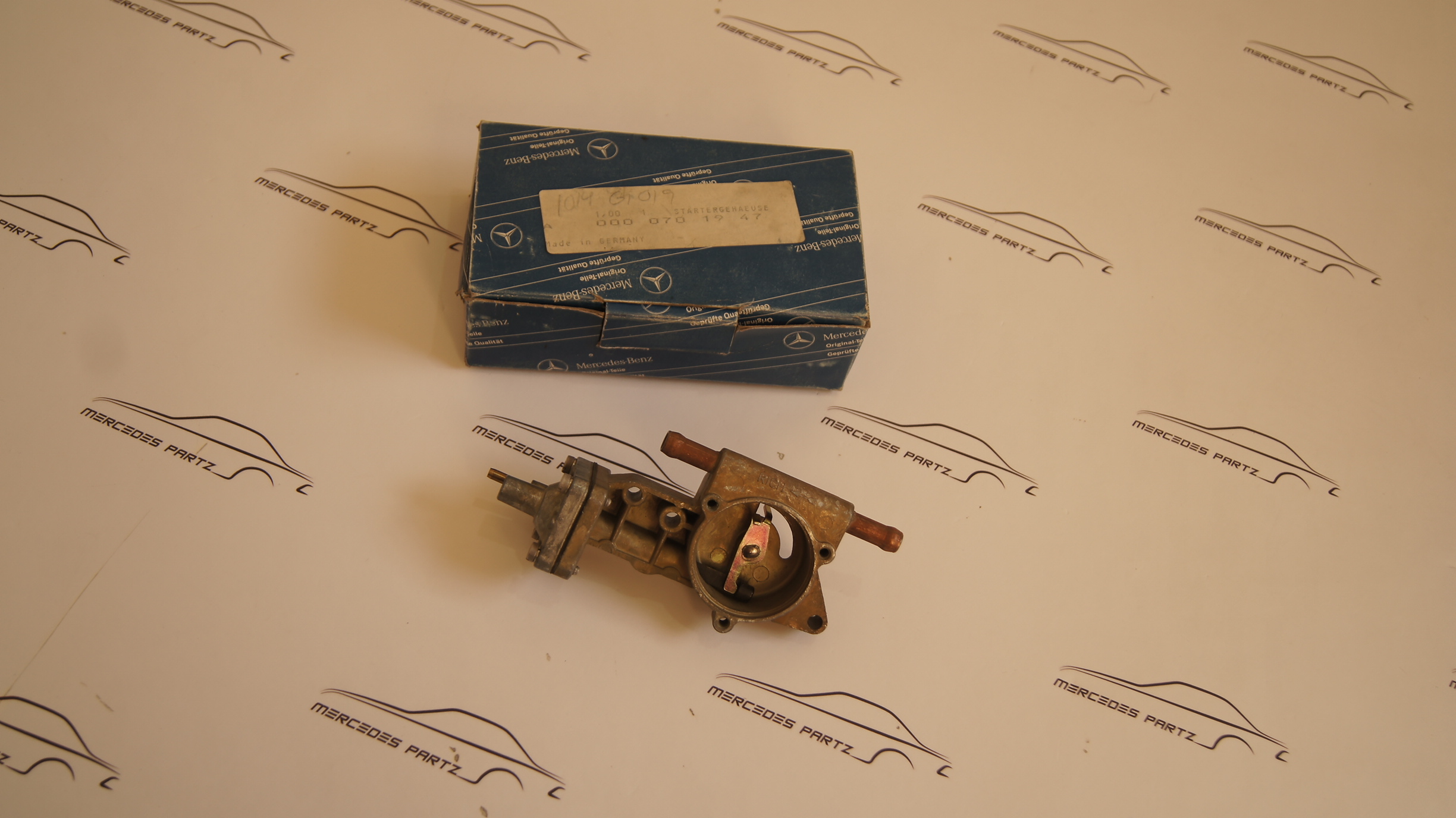 M110 M123 solex 4A1 carburetor choke housing Genuine Mercedes Part M110 M123 solex 4A1 carburetor choke housing Genuine Mercedes Part