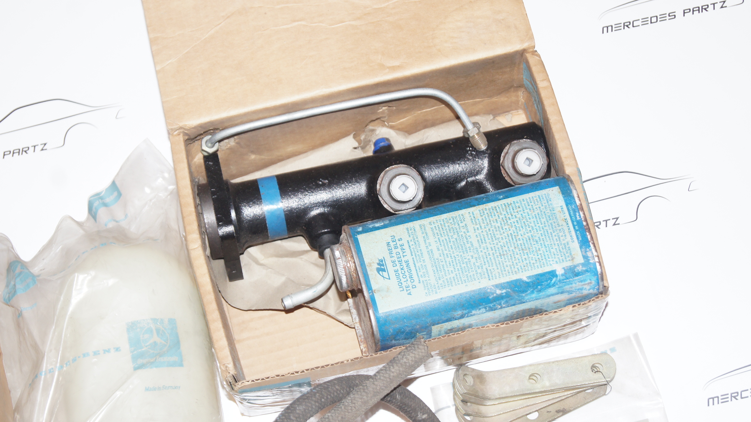 Mercedes-Benz W100 600 / Pullman Brake booster kit NOS Genuine Mercedes Part Mercedes-Benz W100 600 / Pullman Brake booster kit NOS Genuine Mercedes Part