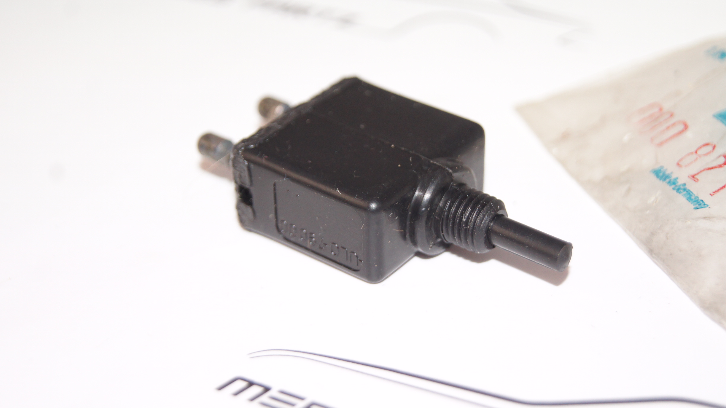 W100 W108 W109 W110 W111 W113 W114 W115 glove compartment contactor switch NEW NOS Genuine Mercedes Part W100 W108 W109 W110 W111 W113 W114 W115 glove compartment contactor switch NEW NOS Genuine Mercedes Part