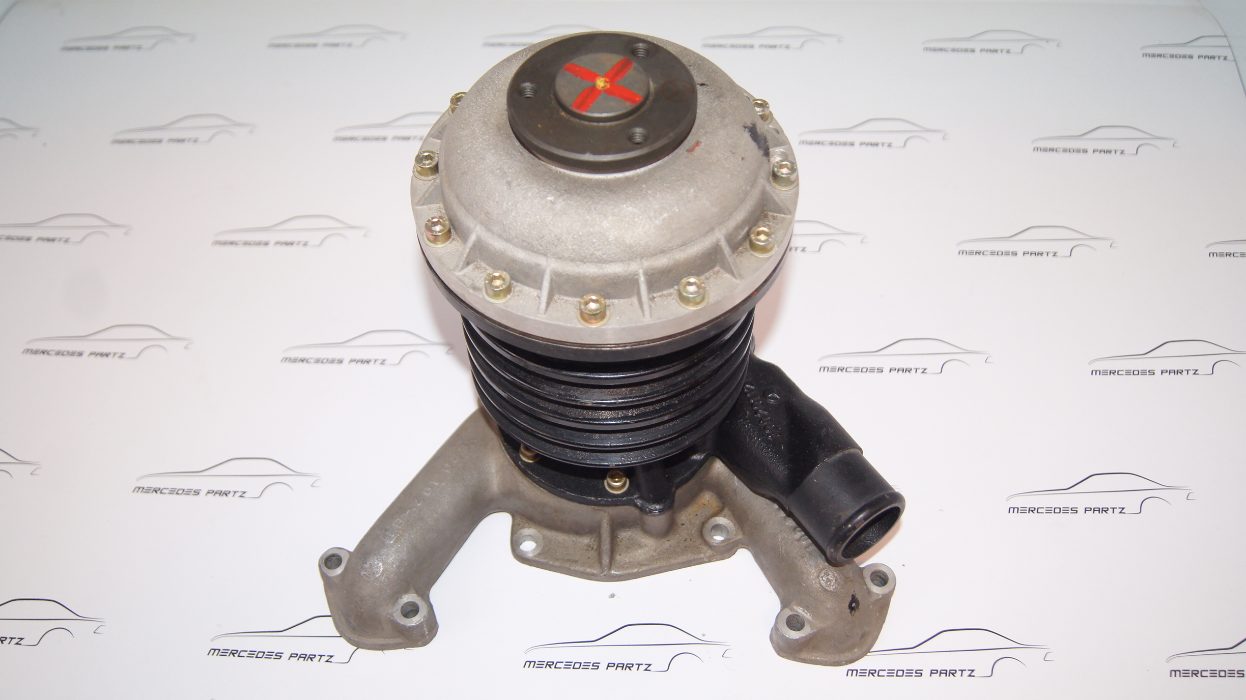 Mercedes-Benz W100 600 / Pullman M100 980 5 belt water pump NOS Genuine Mercedes Part Mercedes-Benz W100 600 / Pullman M100 980 5 belt water pump NOS Genuine Mercedes Part