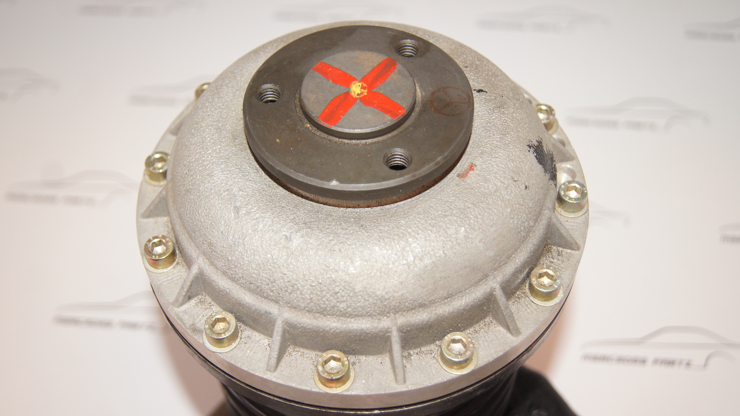 Mercedes-Benz W100 600 / Pullman M100 980 5 belt water pump NOS Genuine Mercedes Part Mercedes-Benz W100 600 / Pullman M100 980 5 belt water pump NOS Genuine Mercedes Part