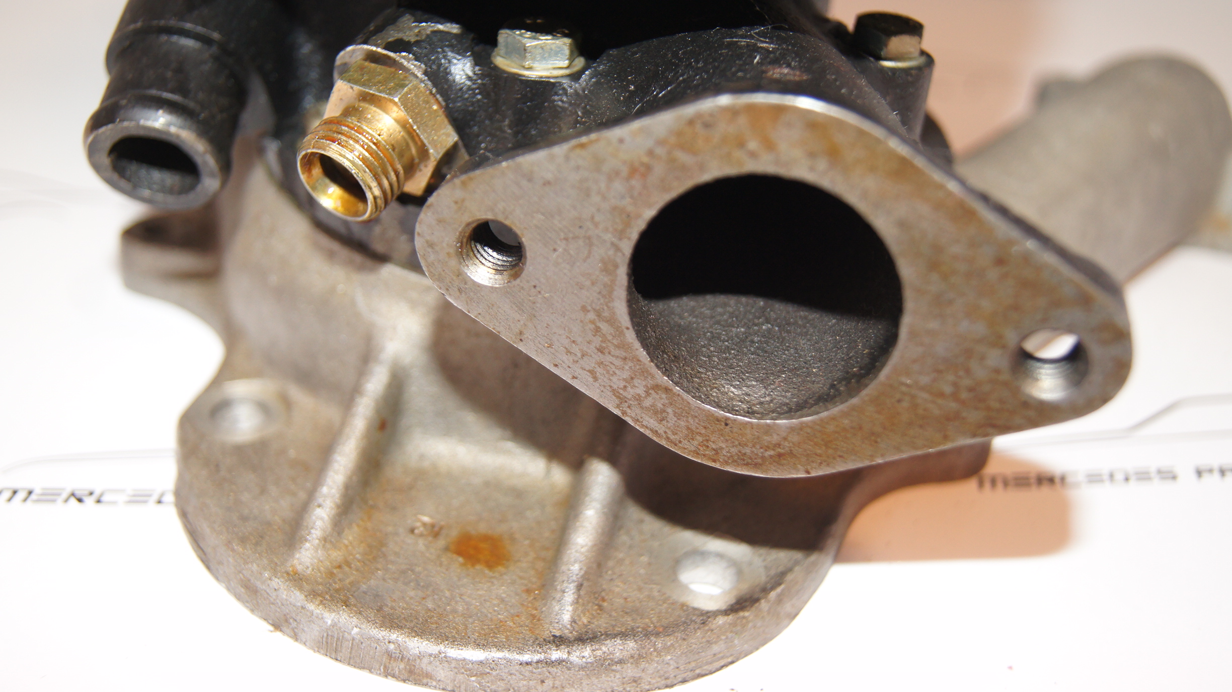 Mercedes-Benz W100 600 / Pullman M100 980 5 belt water pump NOS Genuine Mercedes Part Mercedes-Benz W100 600 / Pullman M100 980 5 belt water pump NOS Genuine Mercedes Part