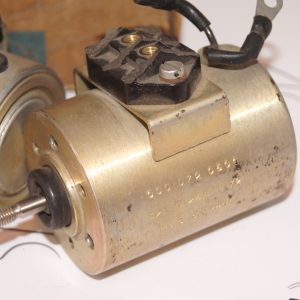 Mercedes-Benz M127 M129 M130 injection pump solenoid magnet NOS Genuine Mercedes Part