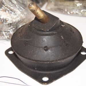 Mercedes-Benz W109 300SEL 6.3 M100 engine mount NOS Genuine Mercedes Part Mercedes-Benz W109 300SEL 6.3 M100 engine mount NOS Genuine Mercedes Part