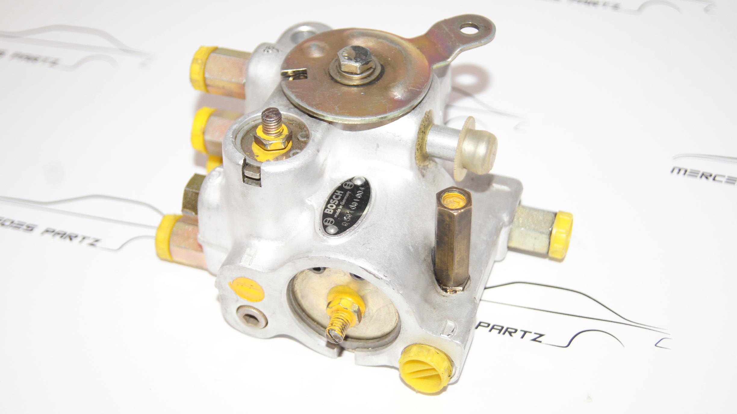 W109 300SEL suspension valve NOS Bosch W109 300SEL suspension valve NOS Bosch