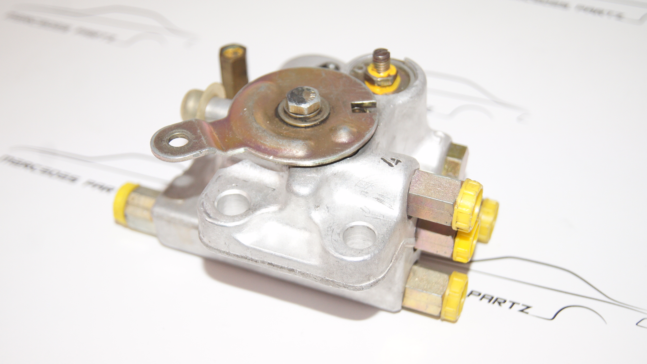 W109 300SEL suspension valve NOS Bosch W109 300SEL suspension valve NOS Bosch