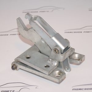 Mercedes-Benz W100 600 front door bottom left hinge NOS Genuine Mercedes Part Mercedes-Benz W100 600 front door bottom left hinge NOS Genuine Mercedes Part