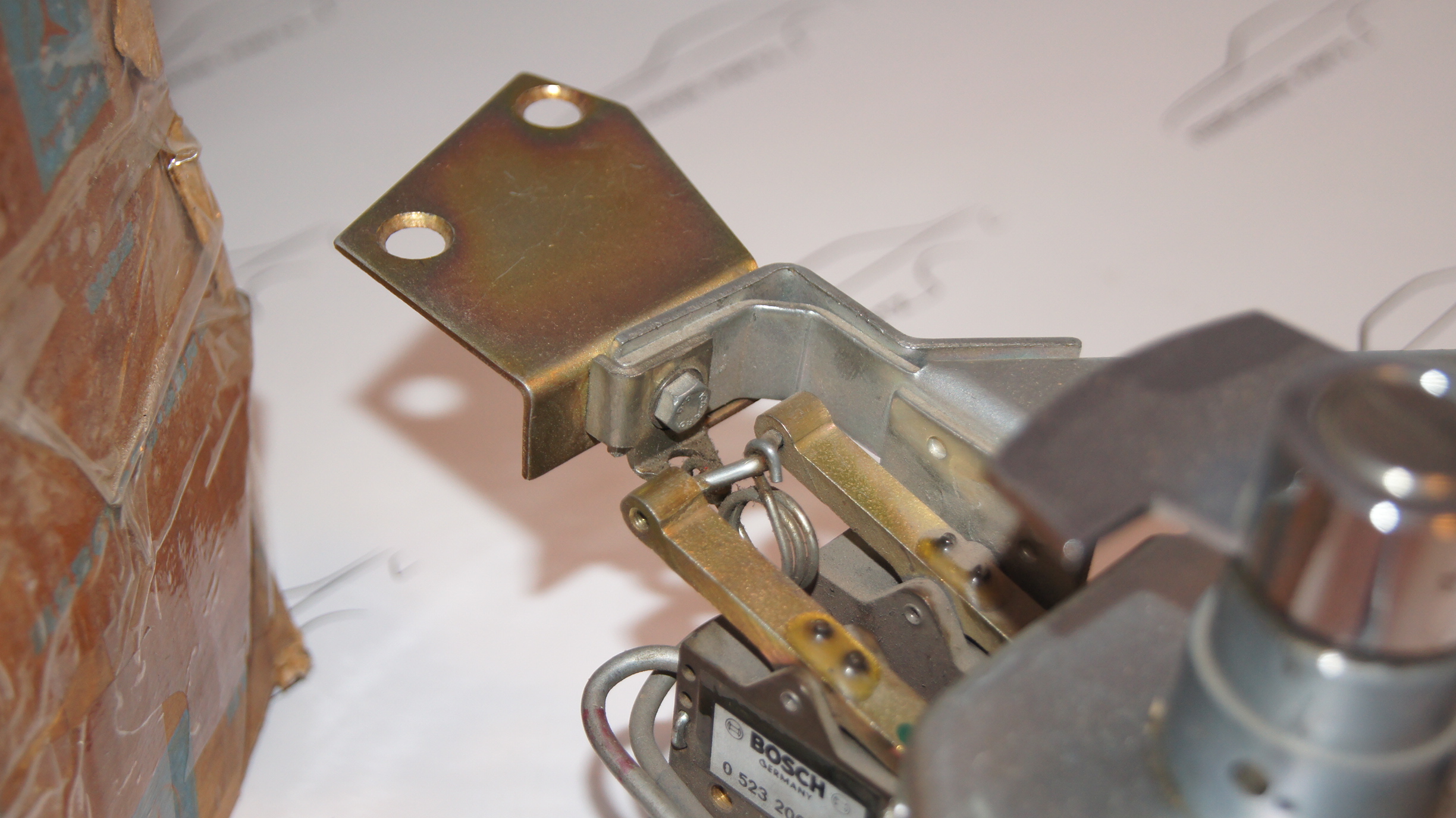 Mercedes-Benz W100 600 / Pullman trunk lid lock without key NOS BOMORO Mercedes-Benz W100 600 / Pullman trunk lid lock without key NOS BOMORO