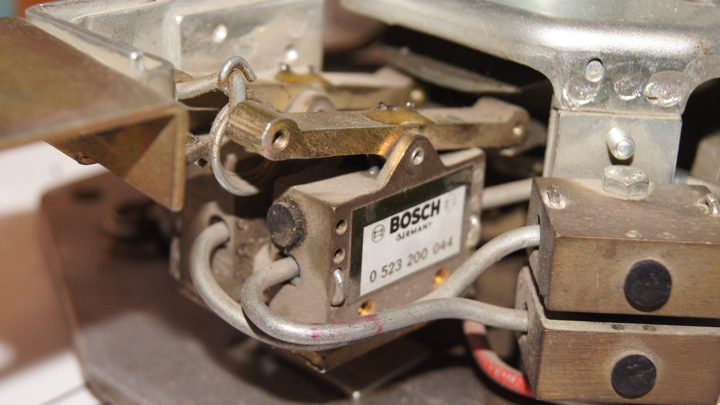 Mercedes-Benz W100 600 / Pullman trunk lid lock without key NOS BOMORO Mercedes-Benz W100 600 / Pullman trunk lid lock without key NOS BOMORO