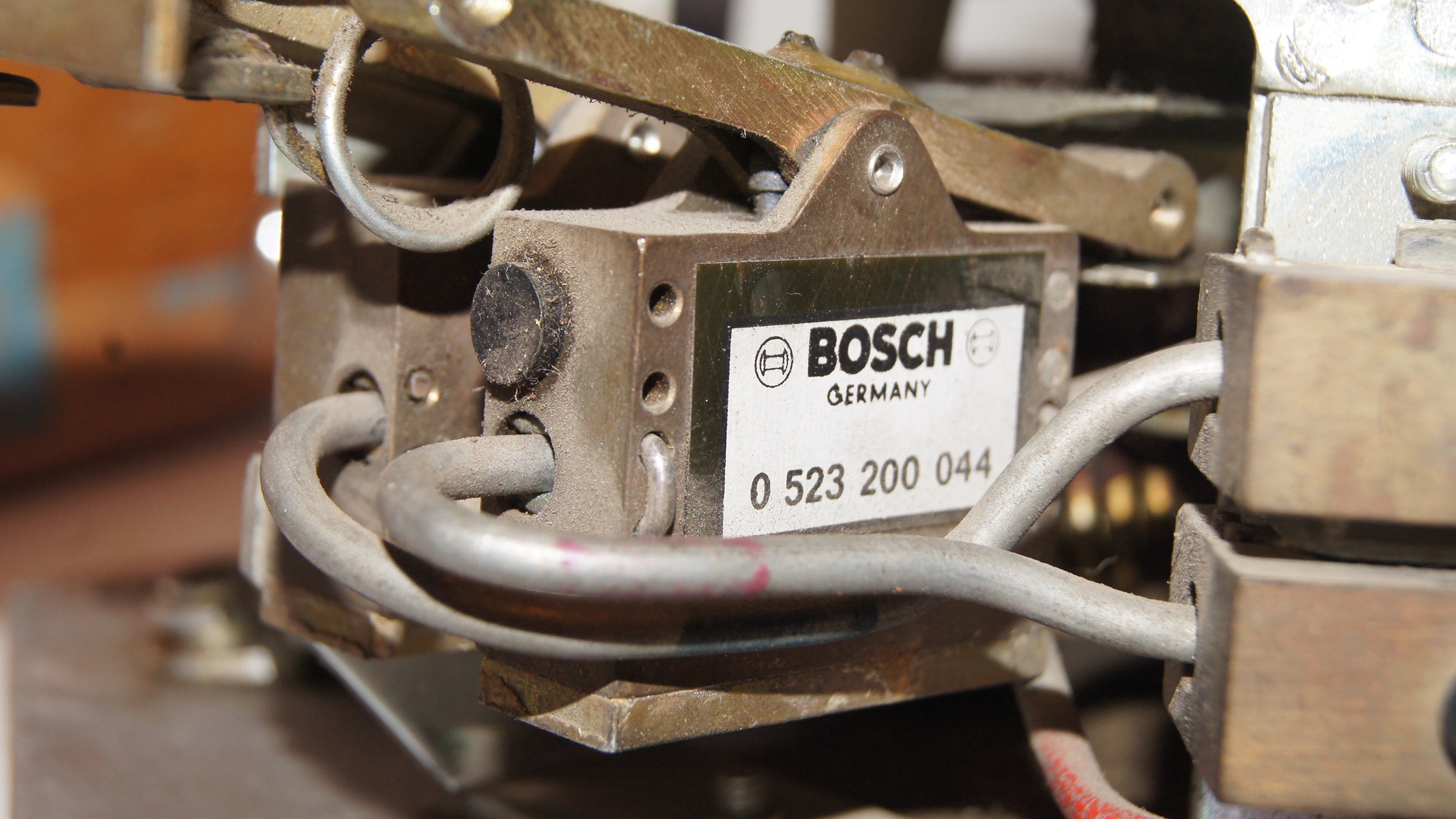 Mercedes-Benz W100 600 / Pullman trunk lid lock without key NOS BOMORO Mercedes-Benz W100 600 / Pullman trunk lid lock without key NOS BOMORO