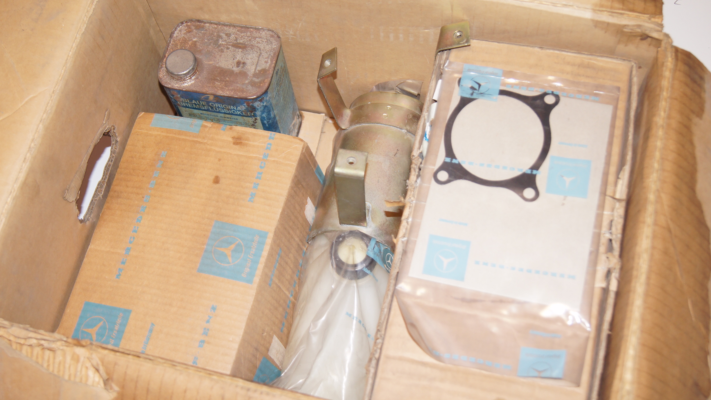 Mercedes-Benz W100 600 / Pullman Brake booster kit NOS Genuine Mercedes Part Mercedes-Benz W100 600 / Pullman Brake booster kit NOS Genuine Mercedes Part