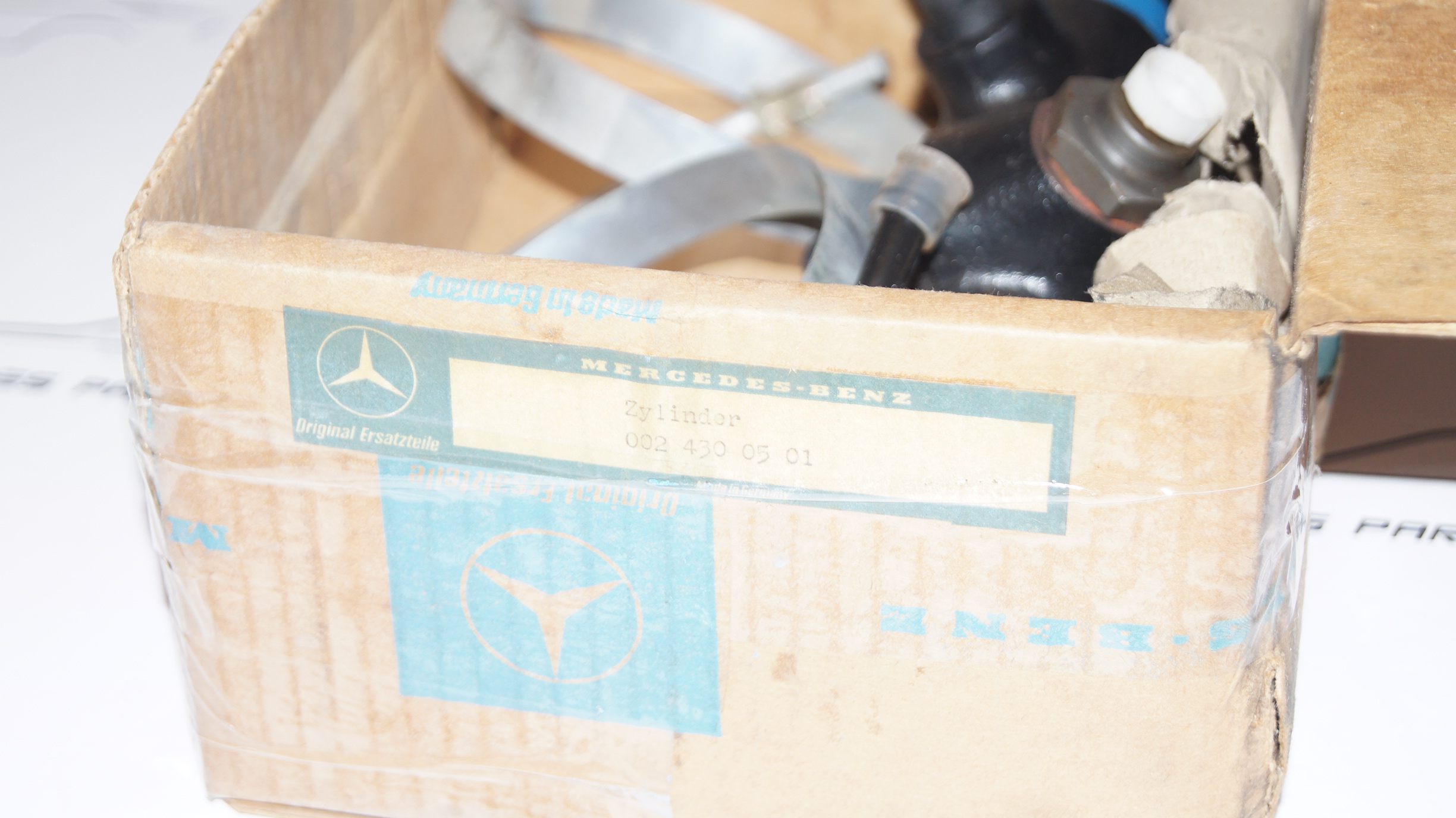Mercedes-Benz W100 600 / Pullman Brake booster kit NOS Genuine Mercedes Part Mercedes-Benz W100 600 / Pullman Brake booster kit NOS Genuine Mercedes Part