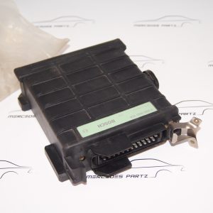 W201 / W124 190E 2.3 200E 230E control unit NEW NOS Bosch W201 / W124 190E 2.3 200E 230E control unit NEW NOS Bosch
