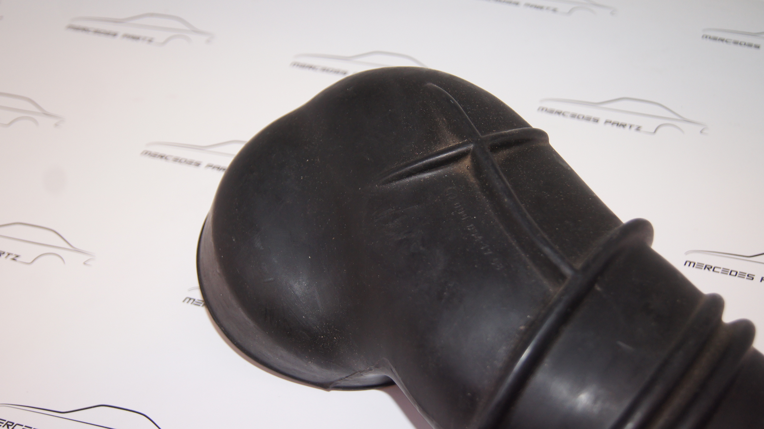 Mercedes-Benz M100.980 981 982 983 Intake pipe socket scoop NOS Genuine Mercedes Part Mercedes-Benz M100.980 981 982 983 Intake pipe socket scoop NOS Genuine Mercedes Part