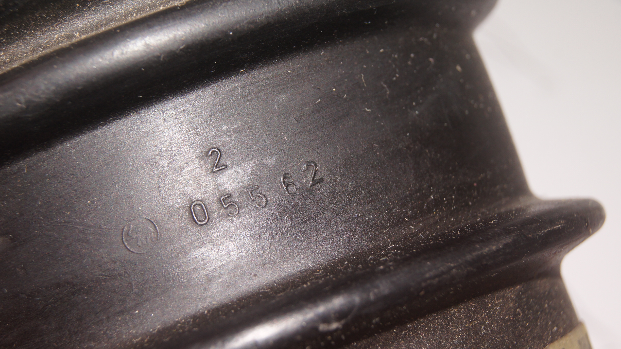 Mercedes-Benz M100.980 981 982 983 Intake pipe socket scoop NOS Genuine Mercedes Part Mercedes-Benz M100.980 981 982 983 Intake pipe socket scoop NOS Genuine Mercedes Part