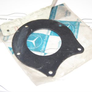 Mercedes-Benz W100 600 front axle retainer gasket NOS Genuine Mercedes Part Mercedes-Benz W100 600 front axle retainer gasket NOS Genuine Mercedes Part