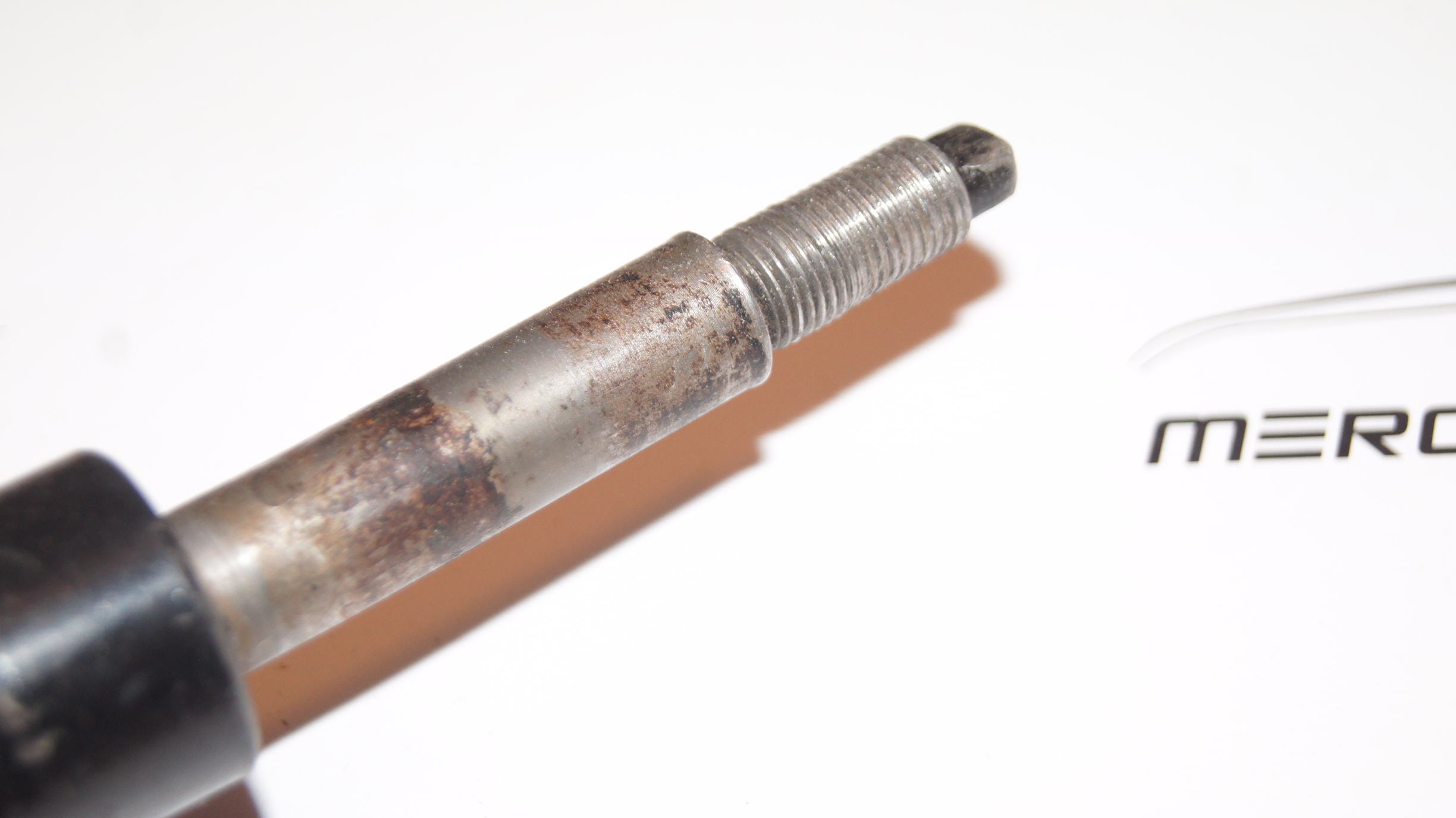 W126 W116 rear hydropneumatic spring legs **pair** USED priced as pair Genuine Mercedes Part W126 W116 rear hydropneumatic spring legs **pair** USED priced as pair Genuine Mercedes Part