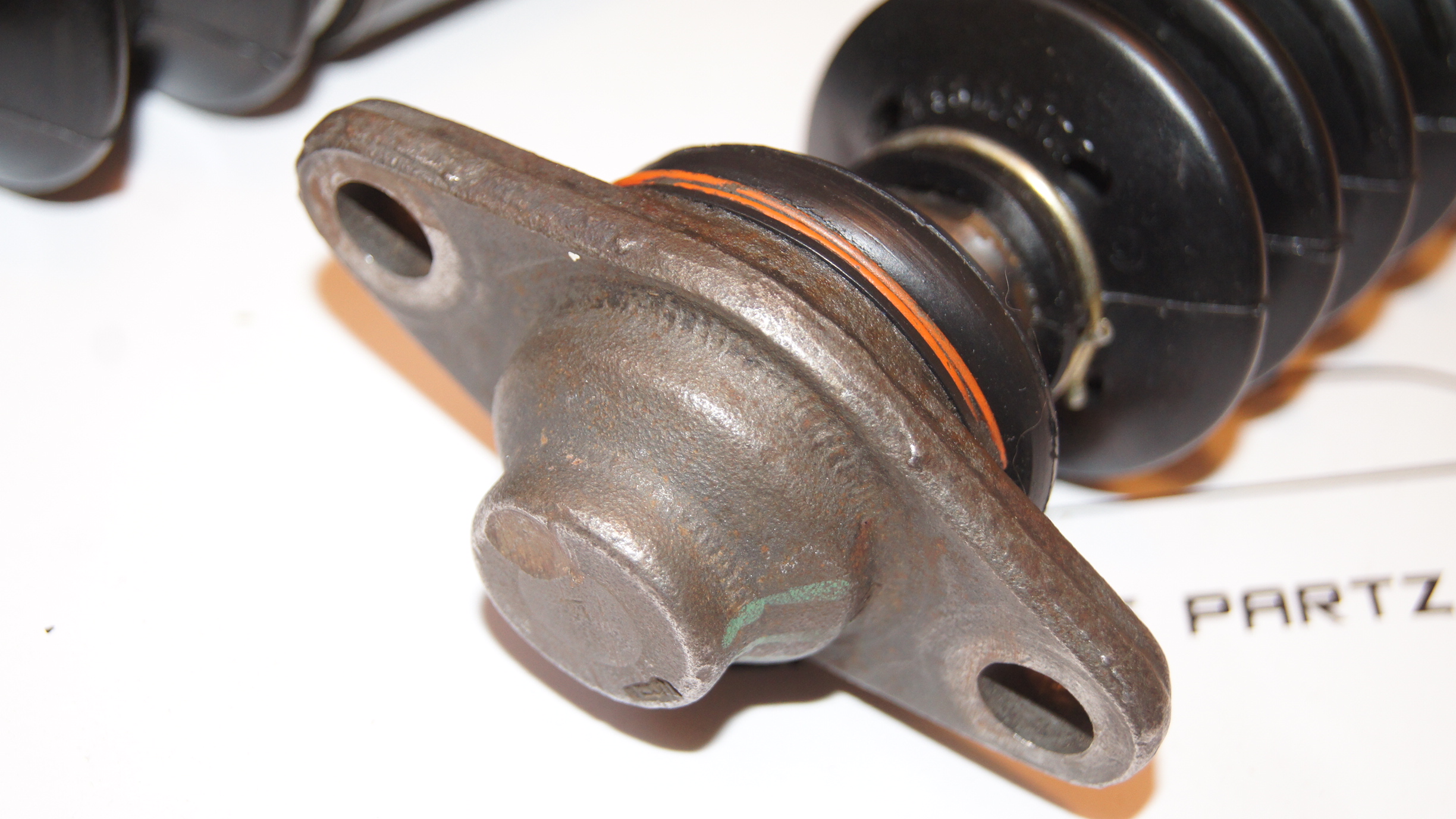 W126 W116 rear hydropneumatic spring legs **pair** USED priced as pair Genuine Mercedes Part W126 W116 rear hydropneumatic spring legs **pair** USED priced as pair Genuine Mercedes Part