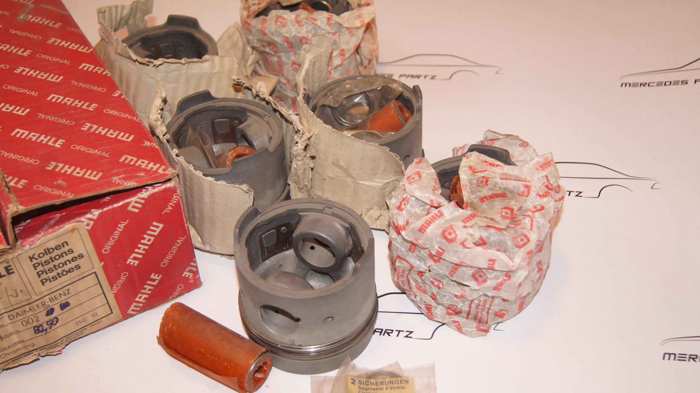 M108 M114 M129 250 82.50mm piston set NOS NEW NURAL NOS(New Old Stock) M108 M114 M129 250 82.50mm piston set NOS NEW NURAL NOS(New Old Stock)