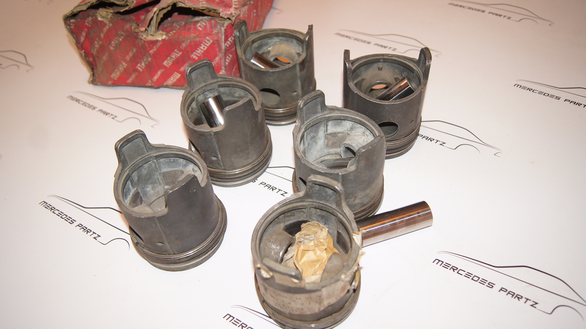 Mercedes-Benz M127.981 230SL piston set repair size 2 +1.00 83.00mm 82.97mm (early models till model 67) NOS Genuine Mercedes Part Mercedes-Benz M127.981 230SL piston set repair size 2 +1.00 83.00mm 82.97mm (early models till model 67) NOS Genuine Mercedes Part