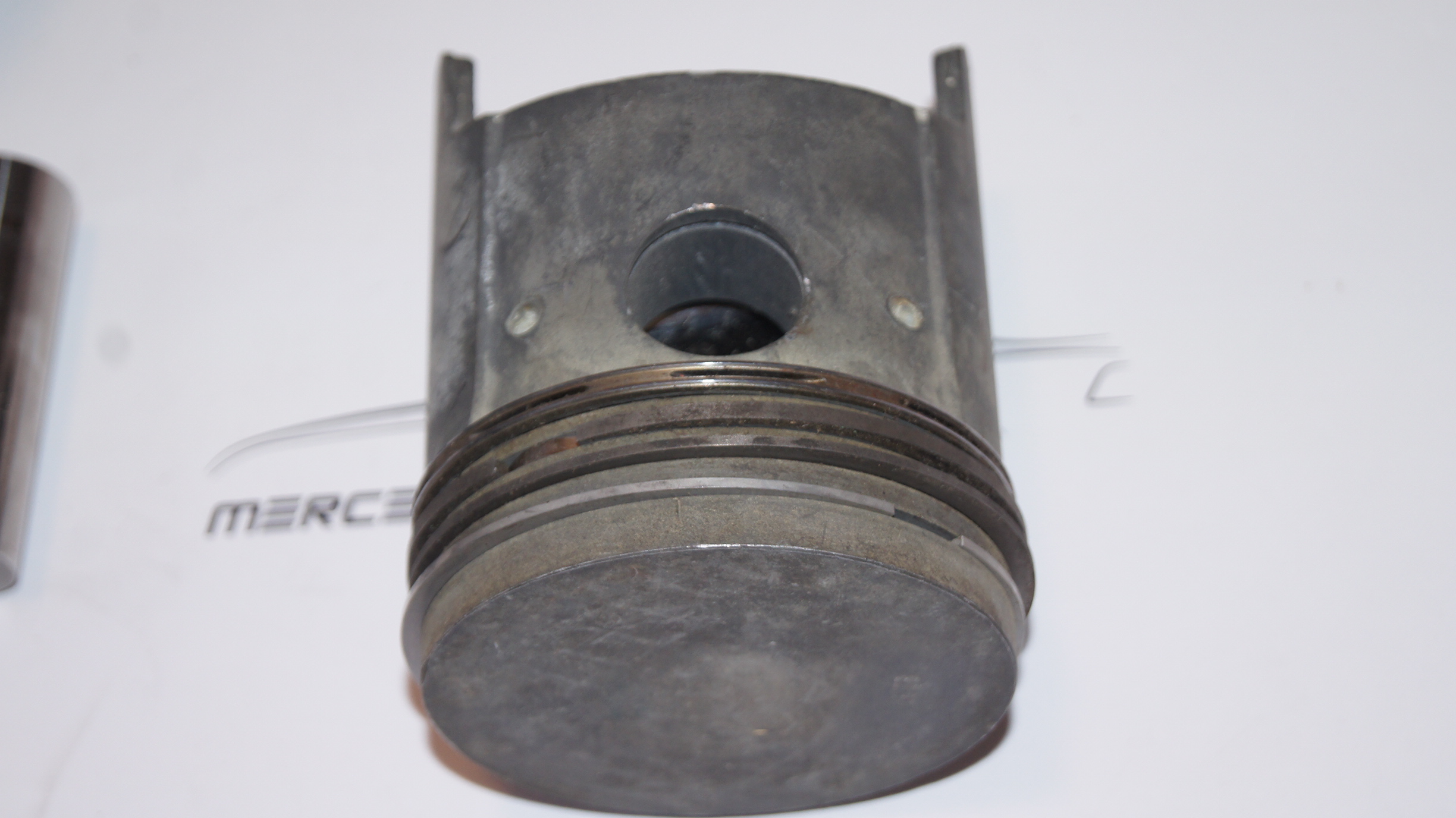 Mercedes-Benz M127.981 230SL piston set repair size 2 +1.00 83.00mm 82.97mm (early models till model 67) NOS Genuine Mercedes Part Mercedes-Benz M127.981 230SL piston set repair size 2 +1.00 83.00mm 82.97mm (early models till model 67) NOS Genuine Mercedes Part