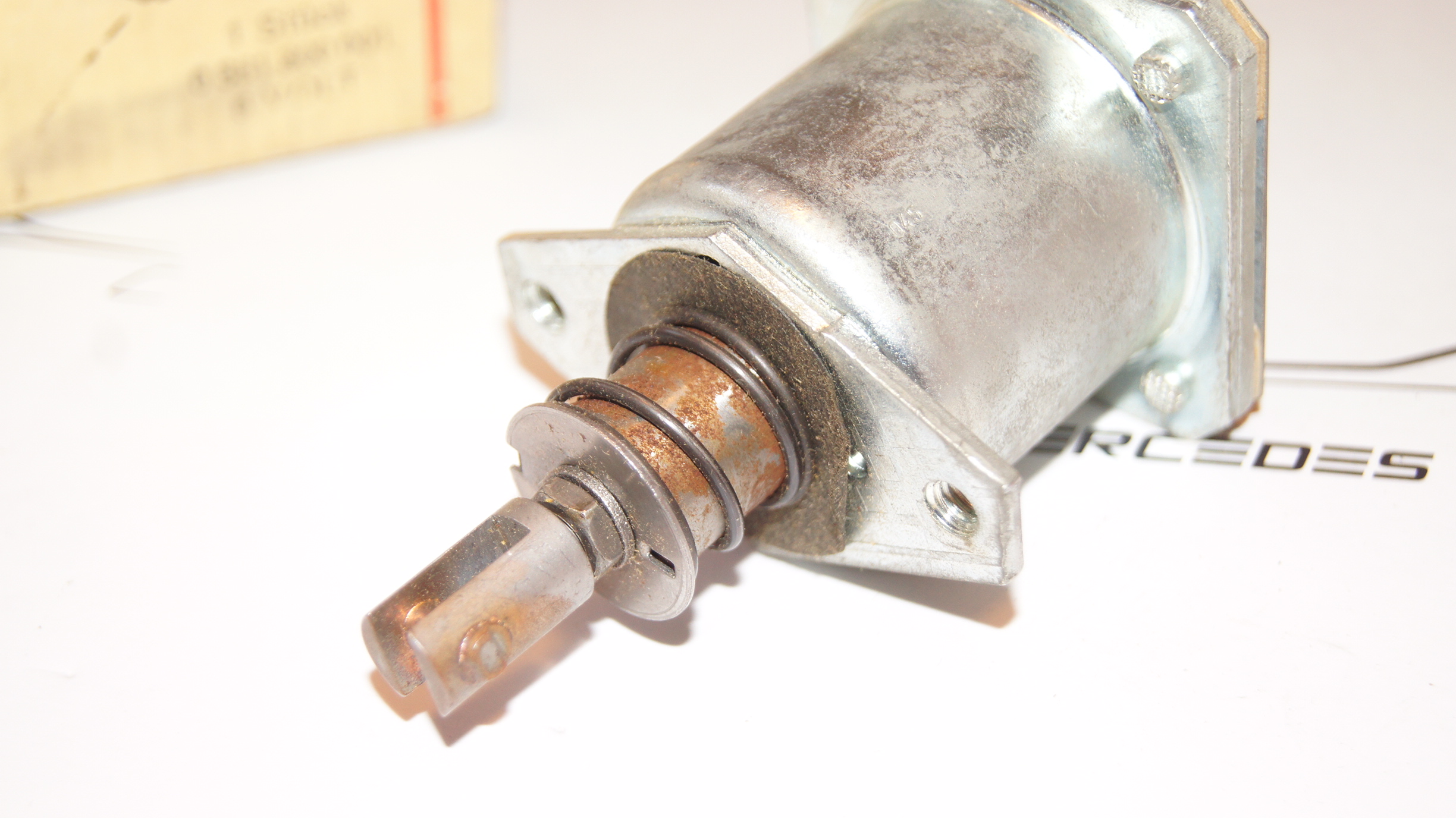 Mercedes-Benz W120 180 , Porsche 356B , VW T1 starter solenoid 6V switch NEW NOS Bosch Mercedes-Benz W120 180 , Porsche 356B , VW T1 starter solenoid 6V switch NEW NOS Bosch