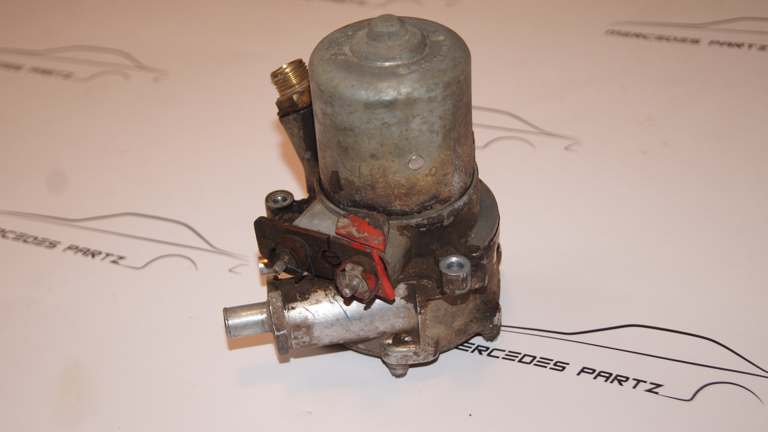 Fuel Pump for Mercedes W100 ,W111, W113, W108 / Aston-Martin DBS Short Version USED requires an overhaul Bosch Fuel Pump for Mercedes W100 ,W111, W113, W108 / Aston-Martin DBS Short Version USED requires an overhaul Bosch