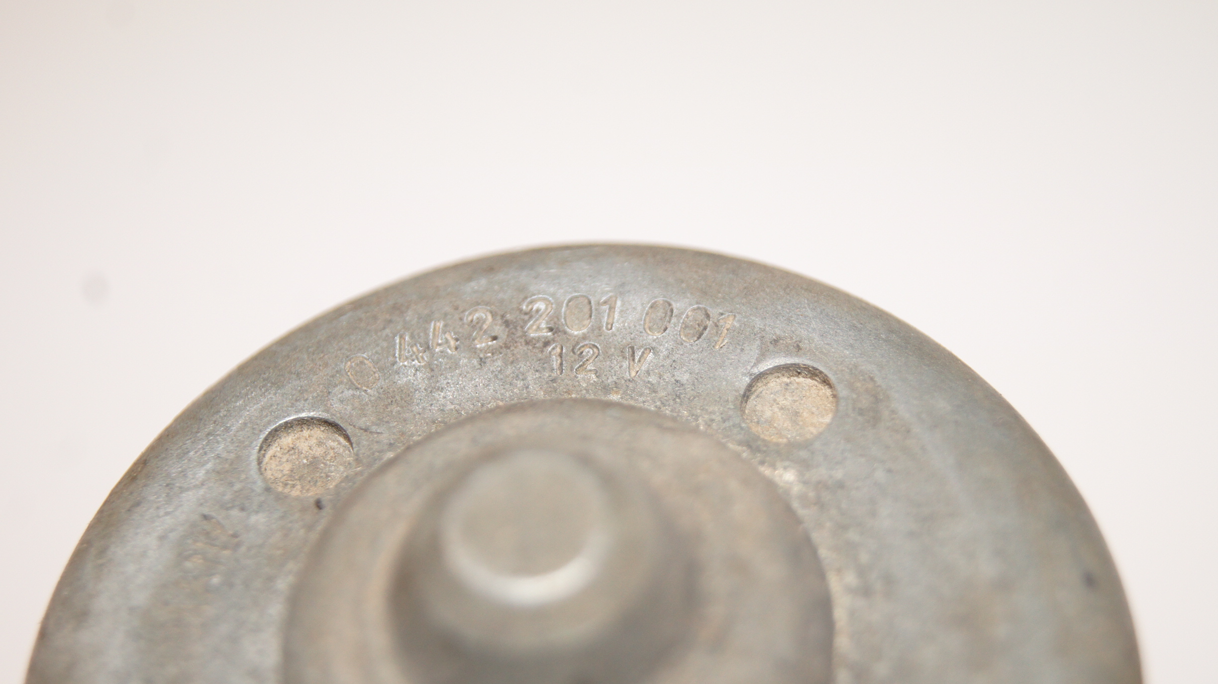 Fuel Pump for Mercedes W100 ,W111, W113, W108 / Aston-Martin DBS Short Version USED requires an overhaul Bosch Fuel Pump for Mercedes W100 ,W111, W113, W108 / Aston-Martin DBS Short Version USED requires an overhaul Bosch