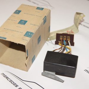 Pulse generator relay NOS Genuine Mercedes Part Pulse generator relay NOS Genuine Mercedes Part