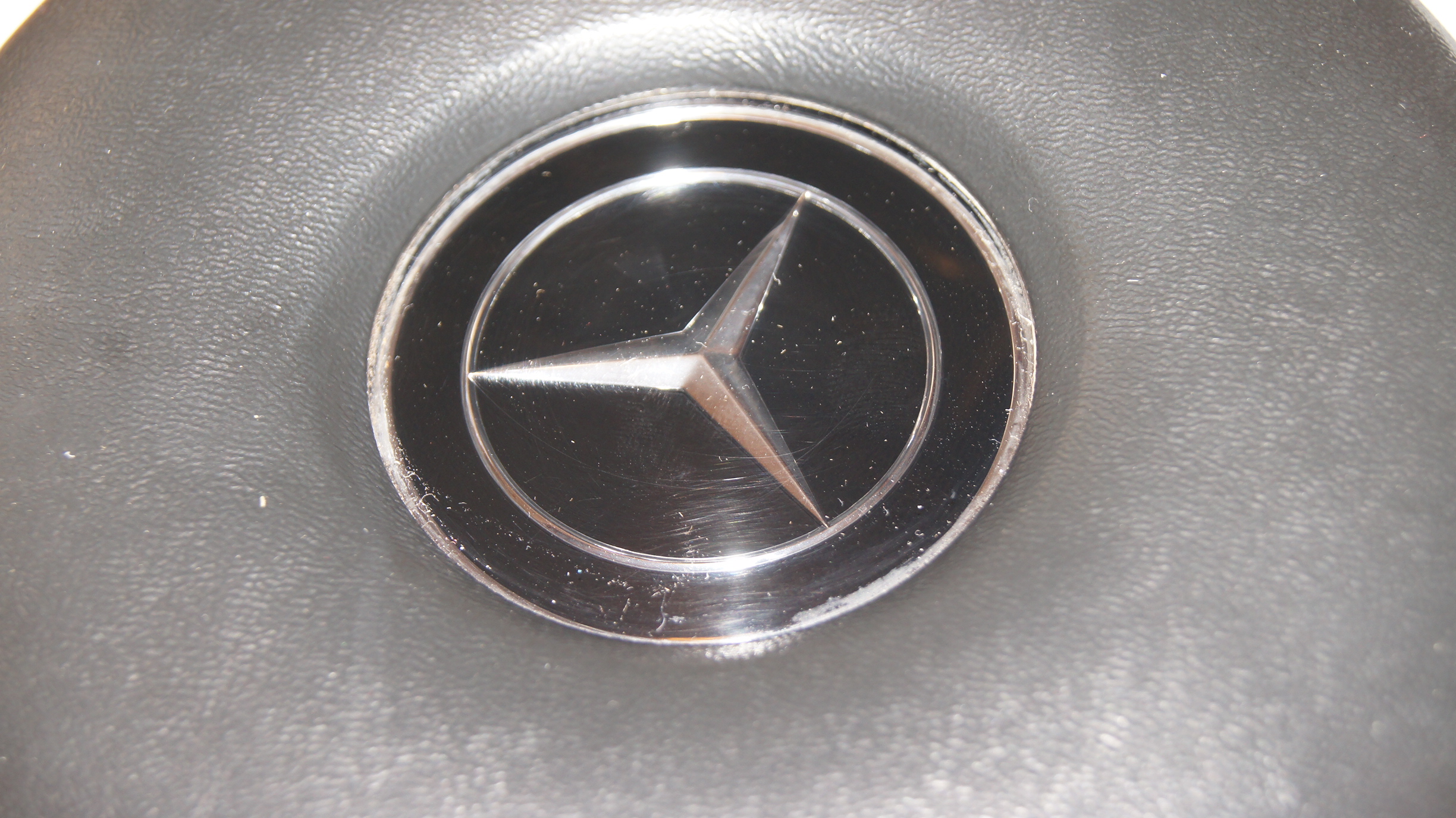 GENUINE ORIGINAL MERCEDES-BENZ W108 W109 W111 W112 W113 W114 W115 black steering wheel USED Genuine Mercedes Part GENUINE ORIGINAL MERCEDES-BENZ W108 W109 W111 W112 W113 W114 W115 black steering wheel USED Genuine Mercedes Part