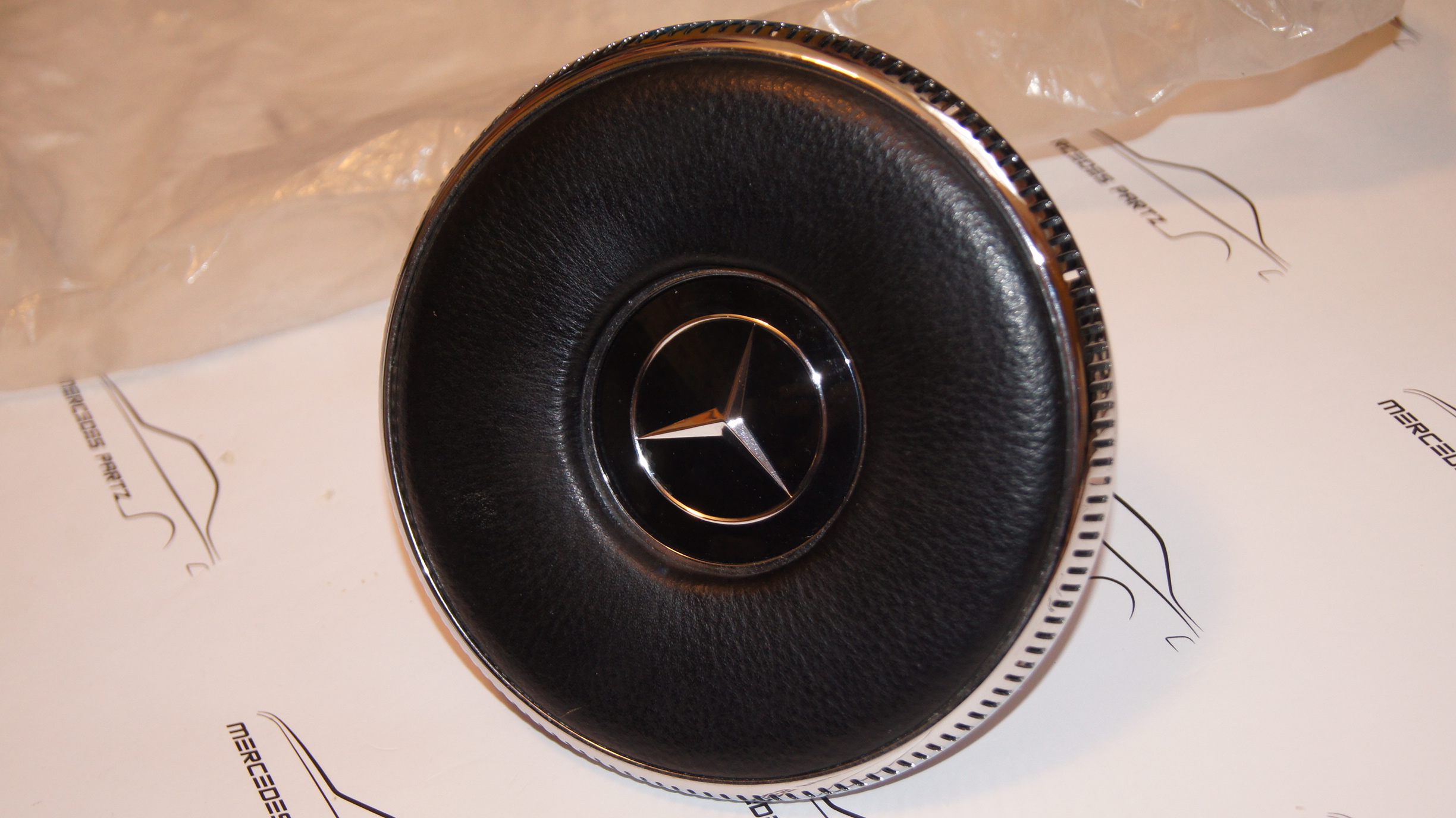 W100 600 Pullman Steering Wheel Center Cover Plate NEW NOS Genuine Mercedes Part W100 600 Pullman Steering Wheel Center Cover Plate NEW NOS Genuine Mercedes Part