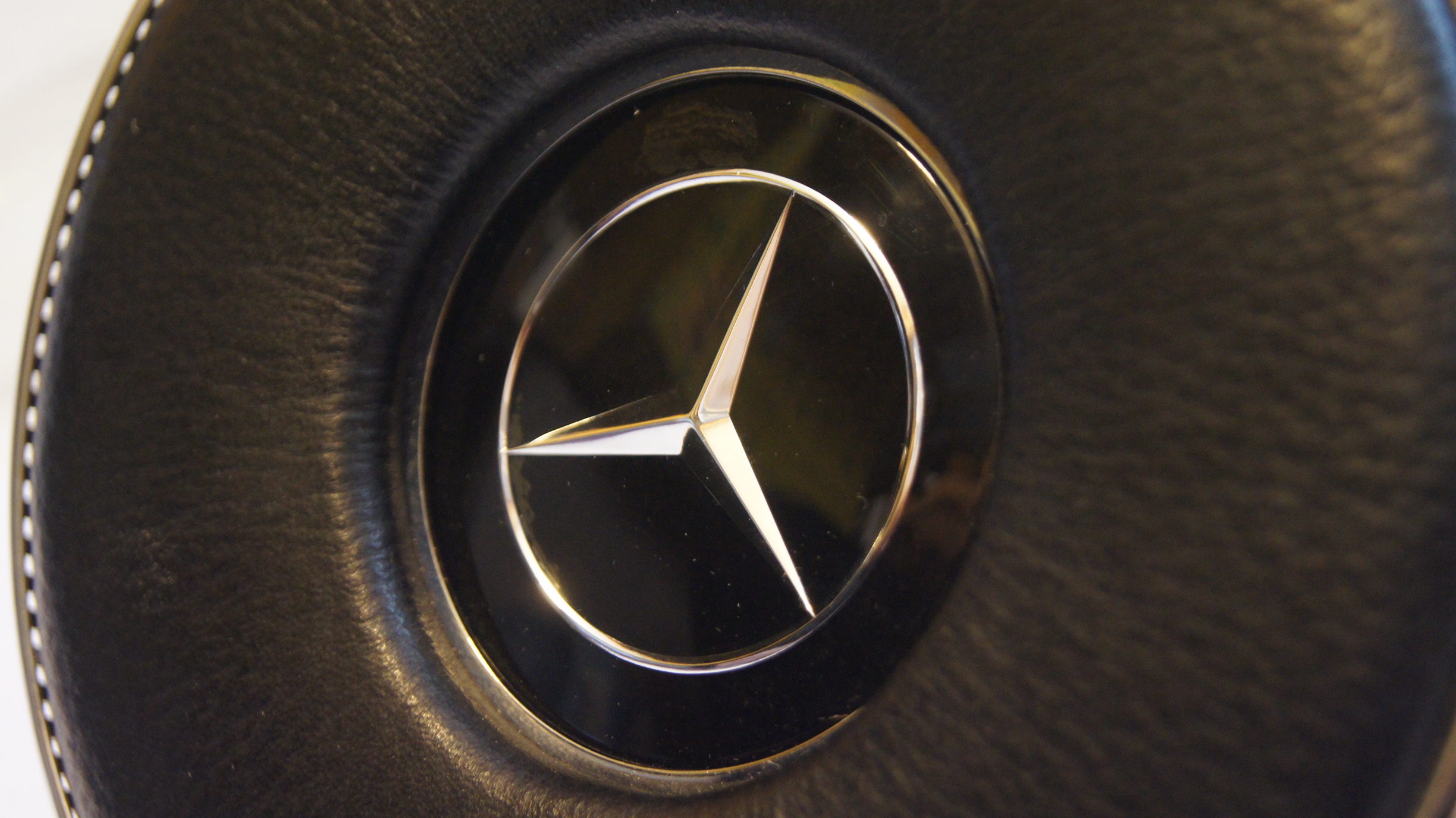 W100 600 Pullman Steering Wheel Center Cover Plate NEW NOS Genuine Mercedes Part W100 600 Pullman Steering Wheel Center Cover Plate NEW NOS Genuine Mercedes Part