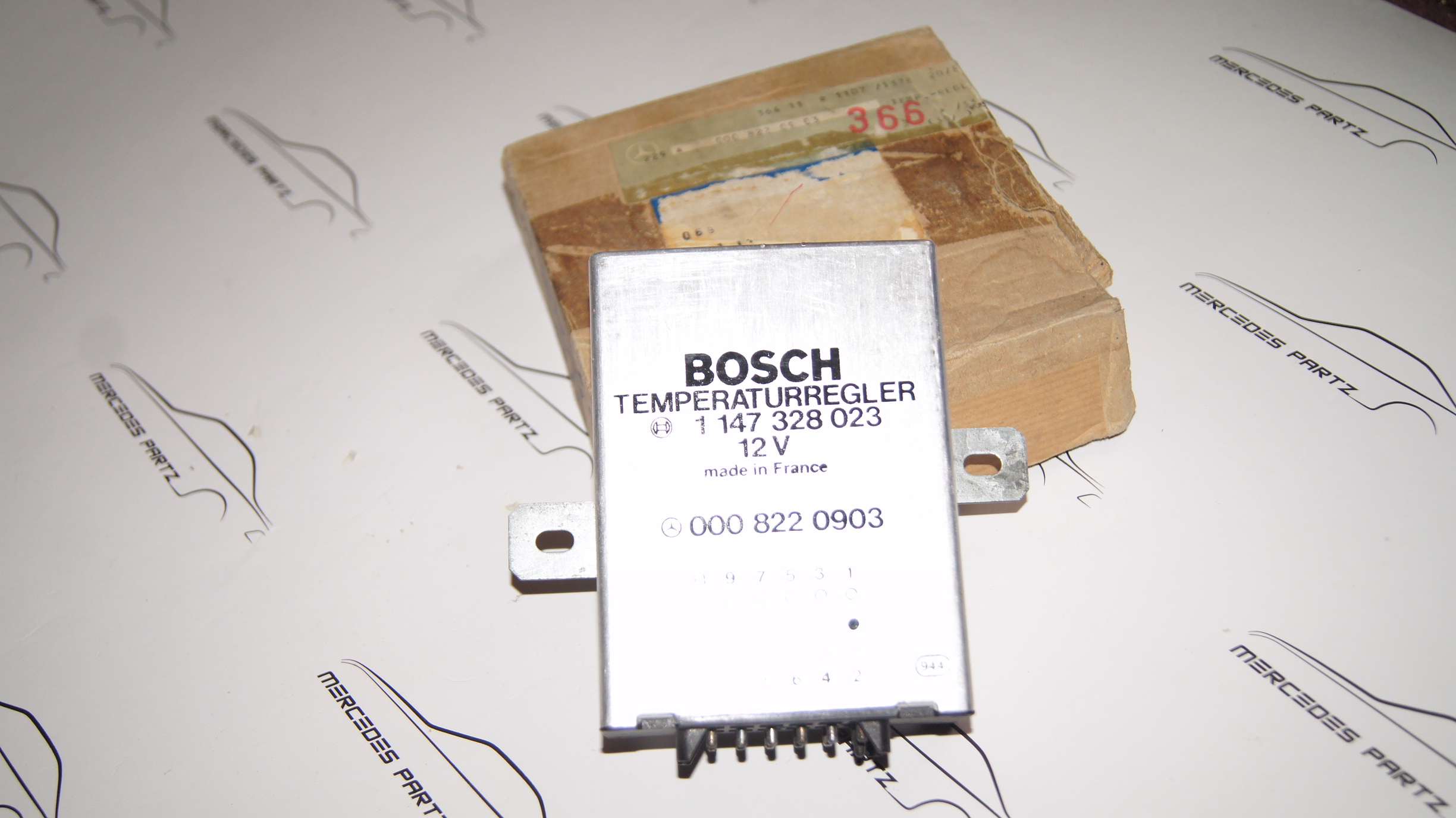 W126 Air conditioner automatic unit NEW NOS A0008220903 Genuine Mercedes Part W126 Air conditioner automatic unit NEW NOS A0008220903 Genuine Mercedes Part