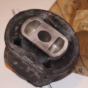 W124 rear subframe rubber mounting Meyle W124 rear subframe rubber mounting Meyle