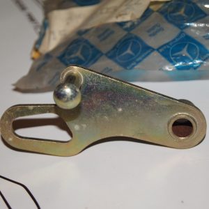 M115 carburetor lever NOS Genuine Mercedes Part M115 carburetor lever NOS Genuine Mercedes Part