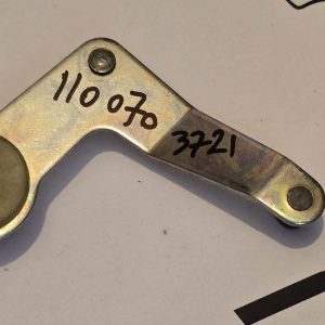 M110 injector lever NEW NOS Genuine Mercedes Part