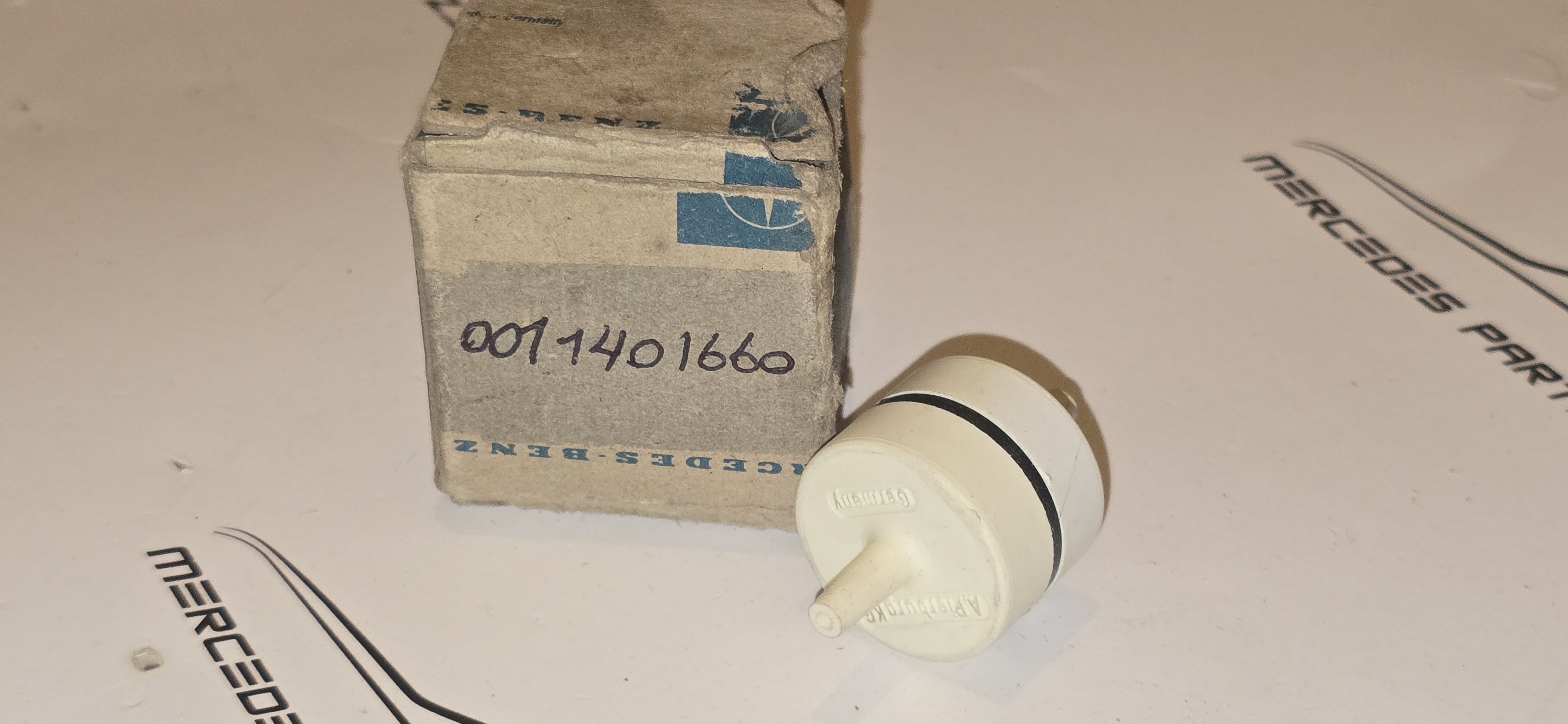 M102 M116 M117 vacuum valve NEW NOS Genuine Mercedes Part