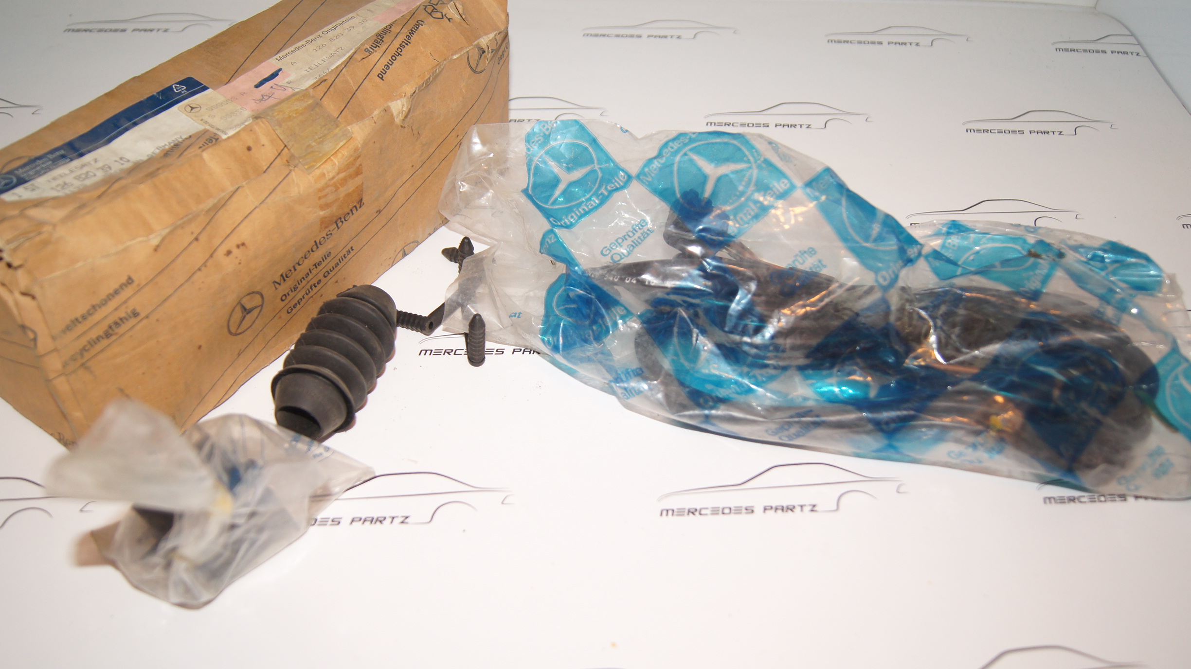 W126 exterior mirror wiring harness and switch NEW NOS Genuine Mercedes Part W126 exterior mirror wiring harness and switch NEW NOS Genuine Mercedes Part