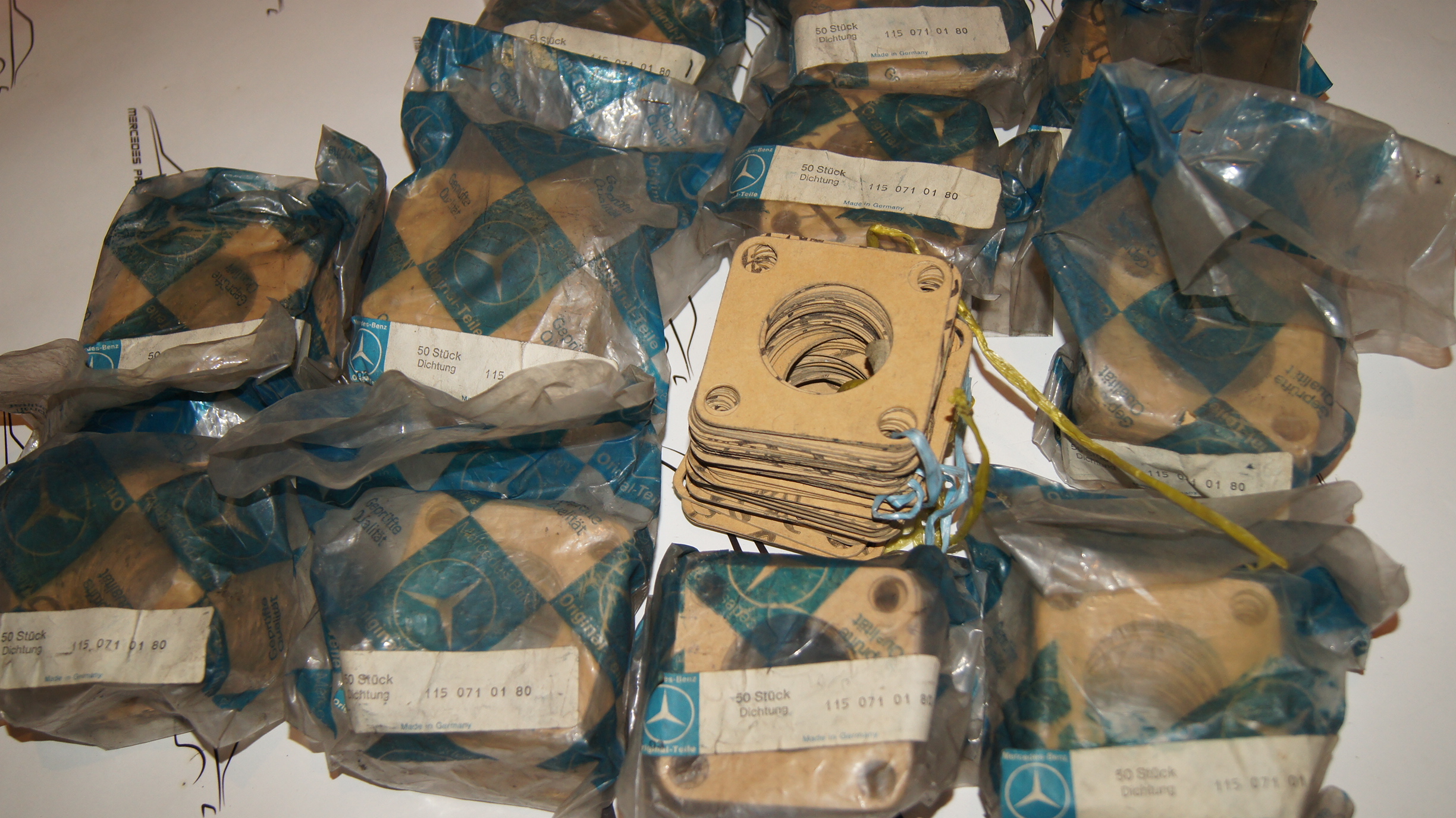 **WHOLE SALE** 200PCS **FREE SHIPPING** M102 M115 carburetor paper gasket FREE SHIPPING