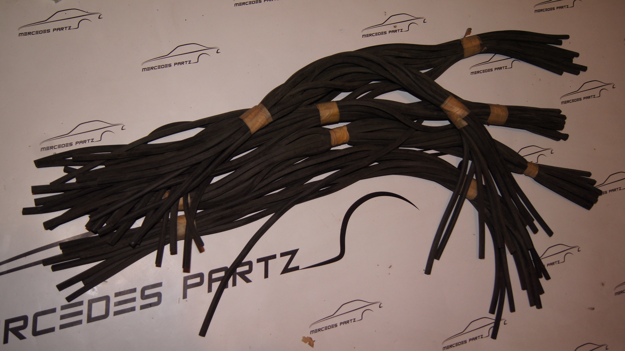 **Whole Sale** unknown Mercedes-Benz seal NOS Genuine Mercedes Part