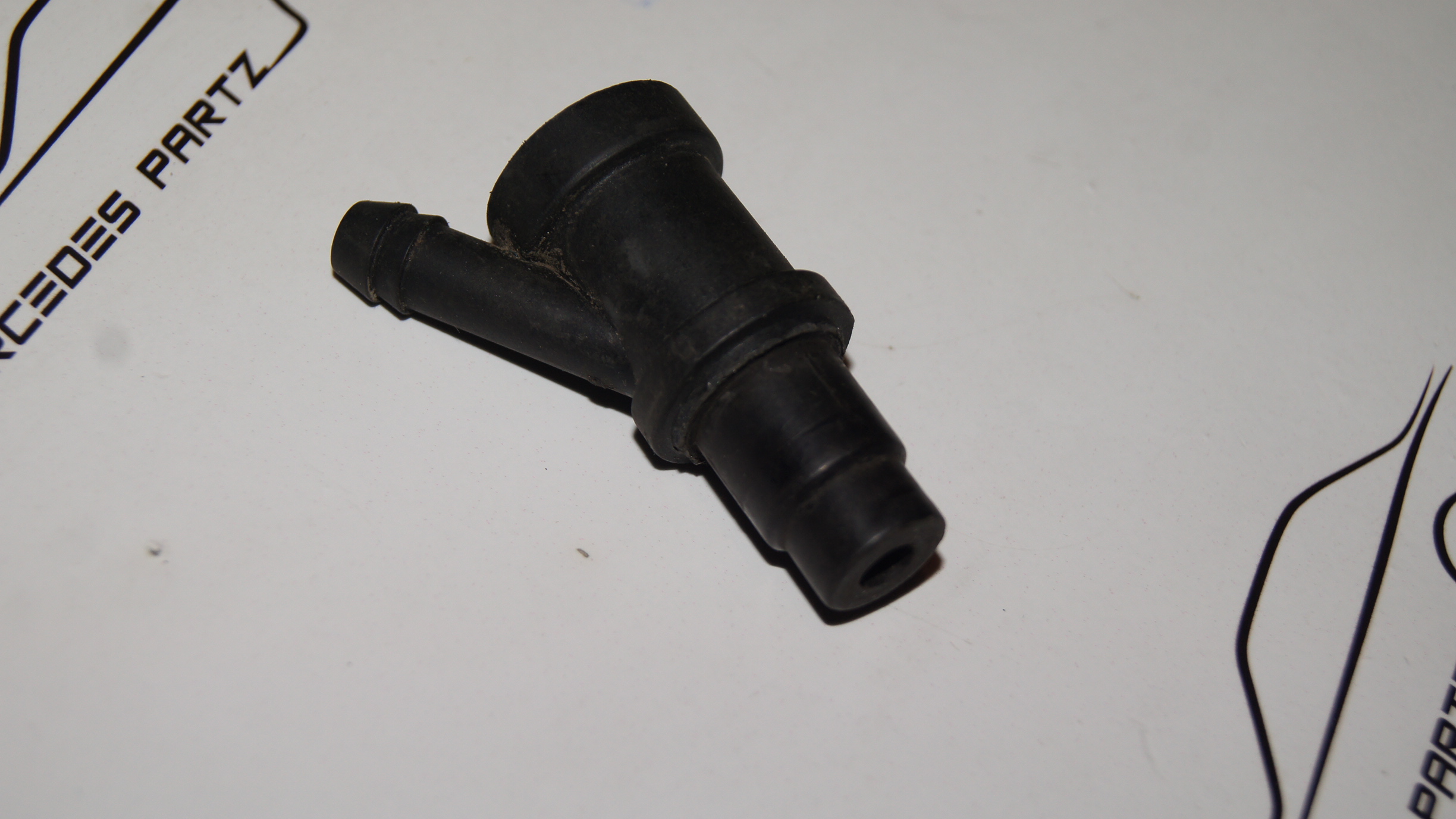 M102 M116 M117 injector sleeve Genuine Mercedes Part M102 M116 M117 injector sleeve Genuine Mercedes Part