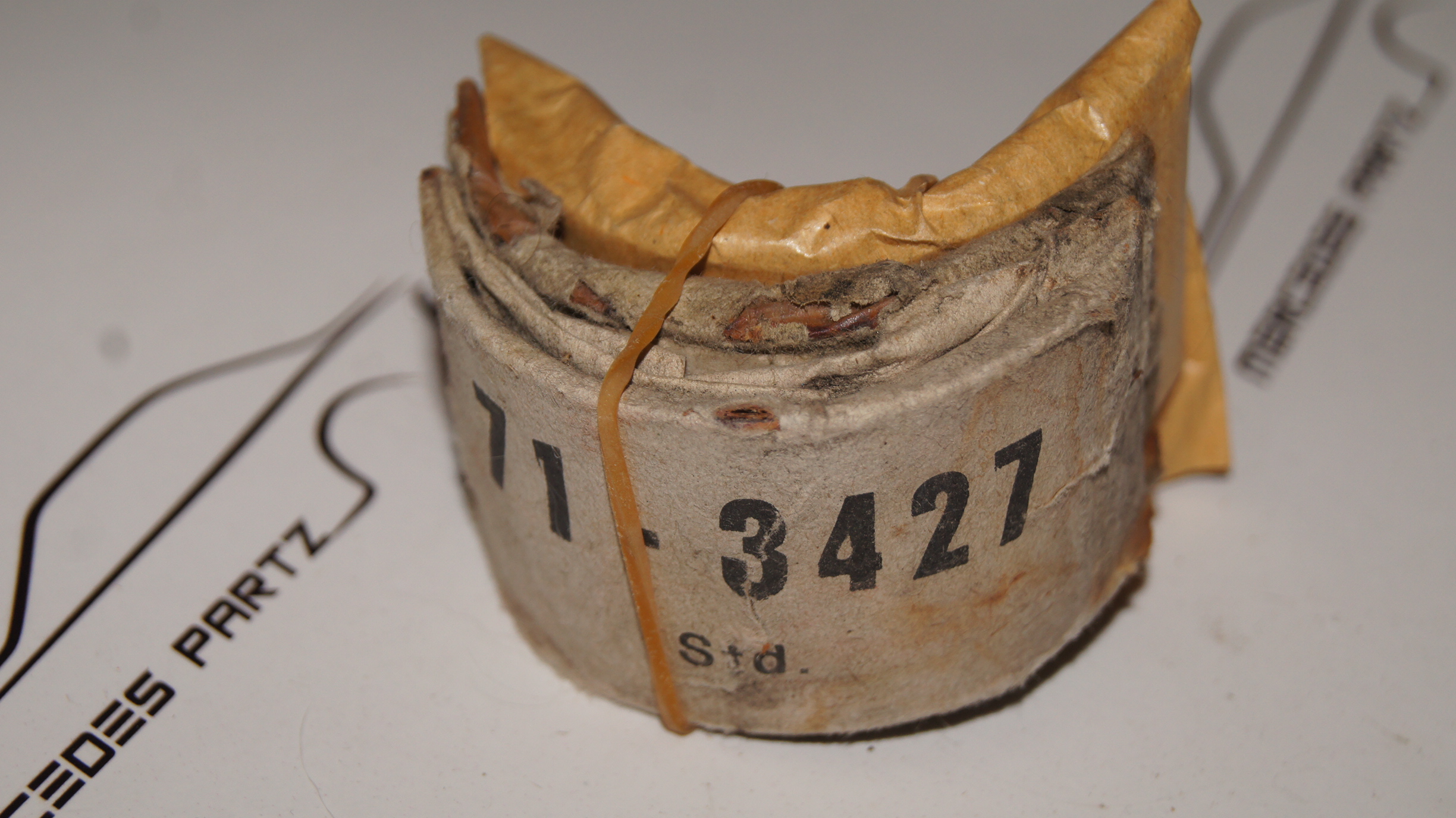 Porsche 911 930 M30 M64 connecting rod bearing STD1 pair NOS(New Old Stock) Porsche 911 930 M30 M64 connecting rod bearing STD1 pair NOS(New Old Stock)