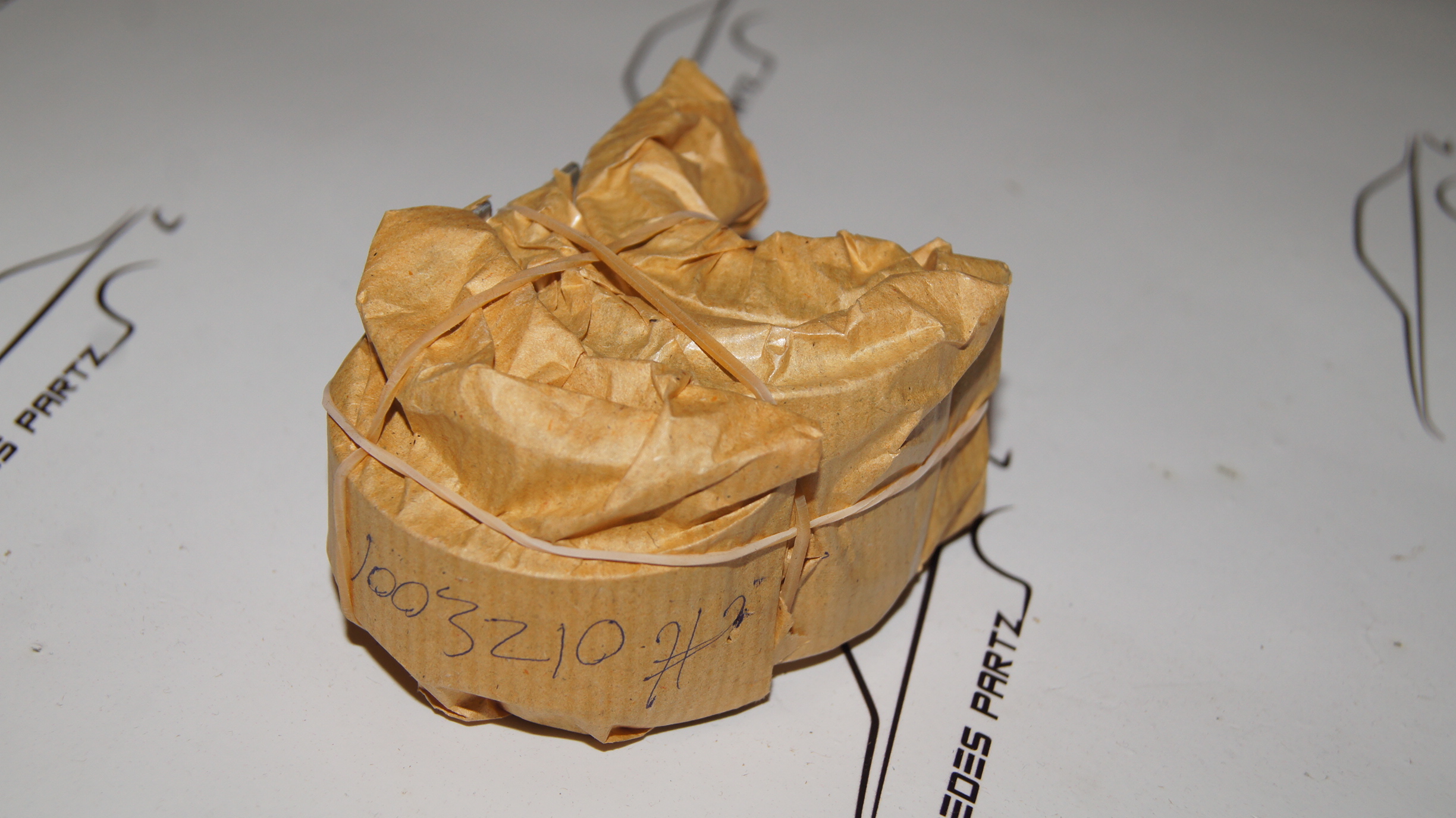 M100 6.3 6.9 600 connecting rod bearing repair size 2 +0.50 54.50mm incomplete set NOS Genuine Mercedes Part M100 6.3 6.9 600 connecting rod bearing repair size 2 +0.50 54.50mm incomplete set NOS Genuine Mercedes Part